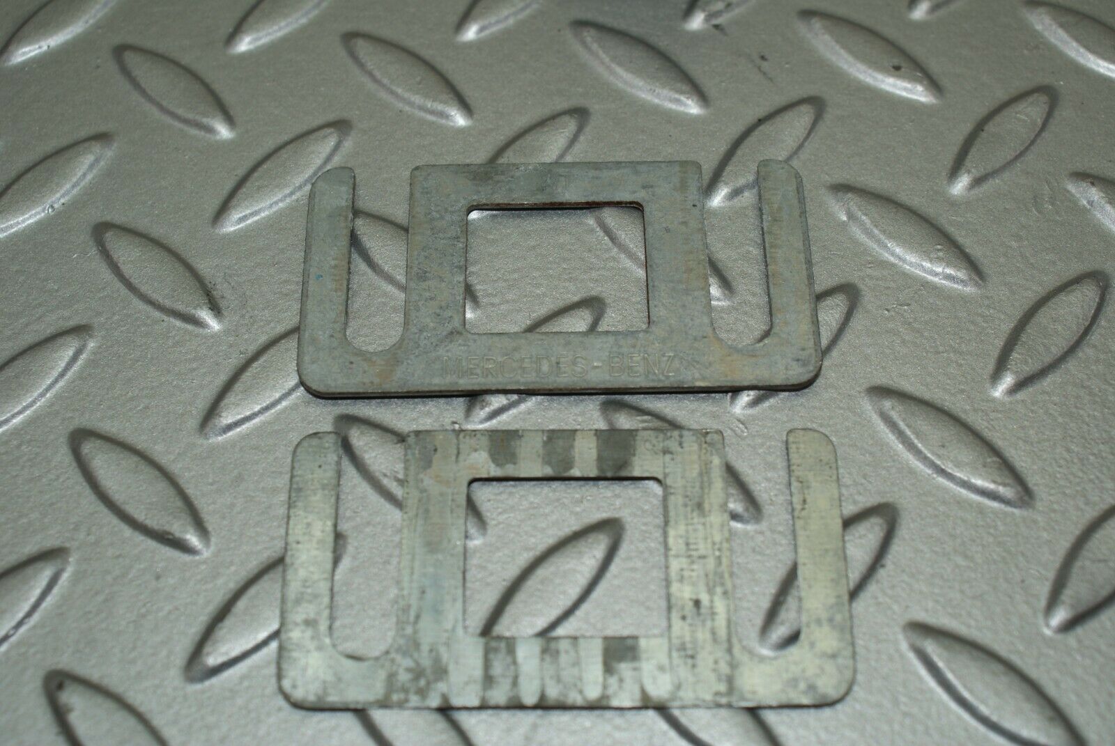 2938 Mercedes-Benz C123 280CE Coupe Door Lock Latch Left Side