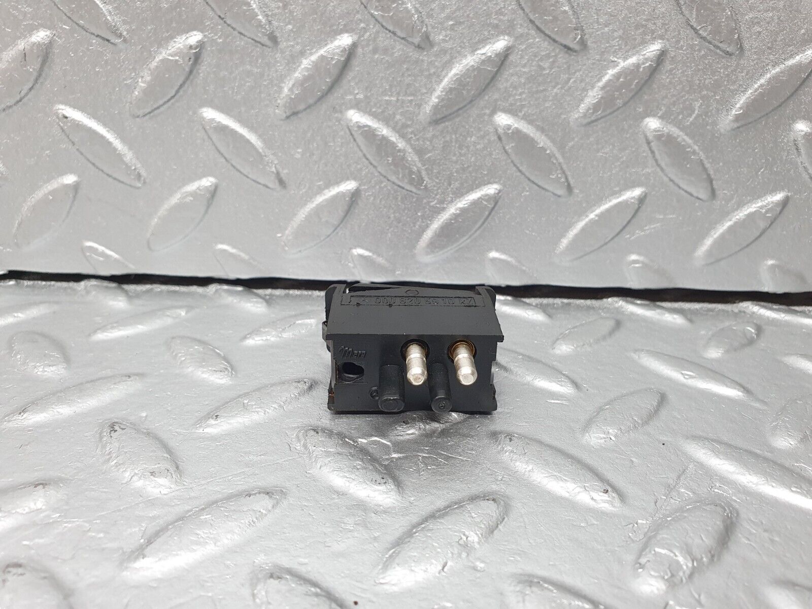 40766 Mercedes-Benz W123 300D Interior Light Switch 0008205910