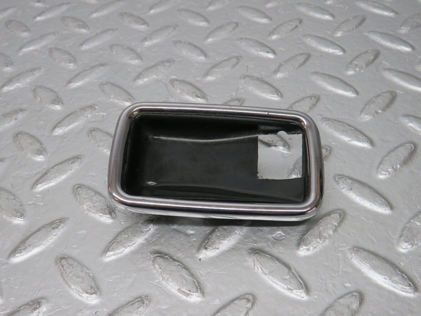 31006 Mercedes-Benz W123 230E Chrome Frame For Door Opener Left 1087660511