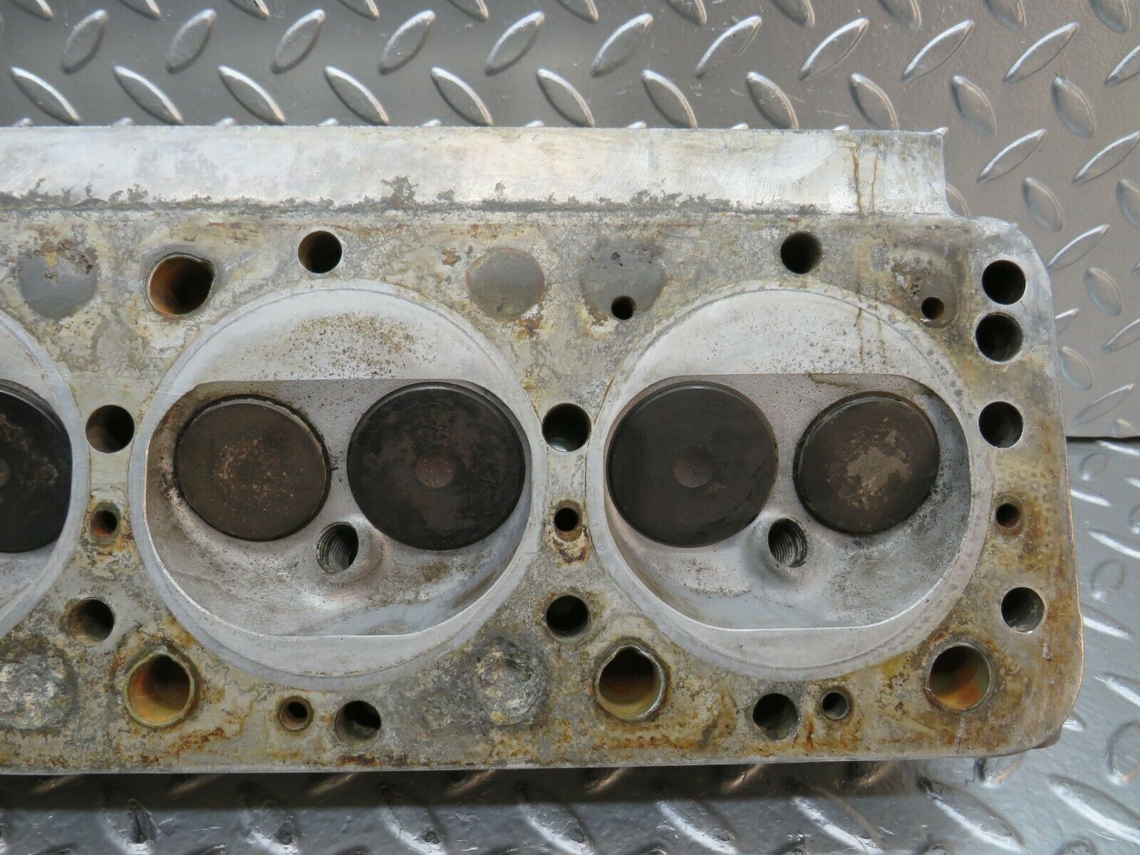 22819 Mercedes-Benz C107 450SLC Coupe Cylinder Head Right 1160162701