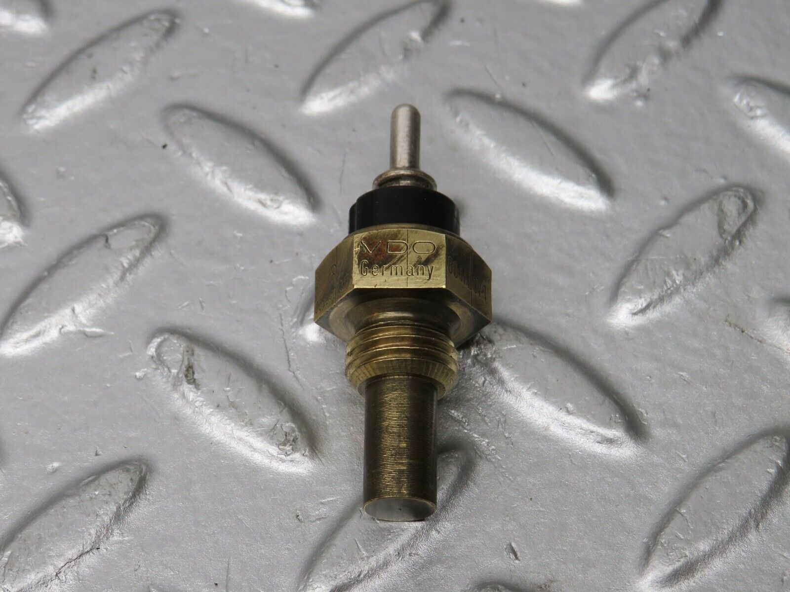 39714 Mercedes-Benz R129 320SL Coupe Coolant Temperature Sensor 0055421017