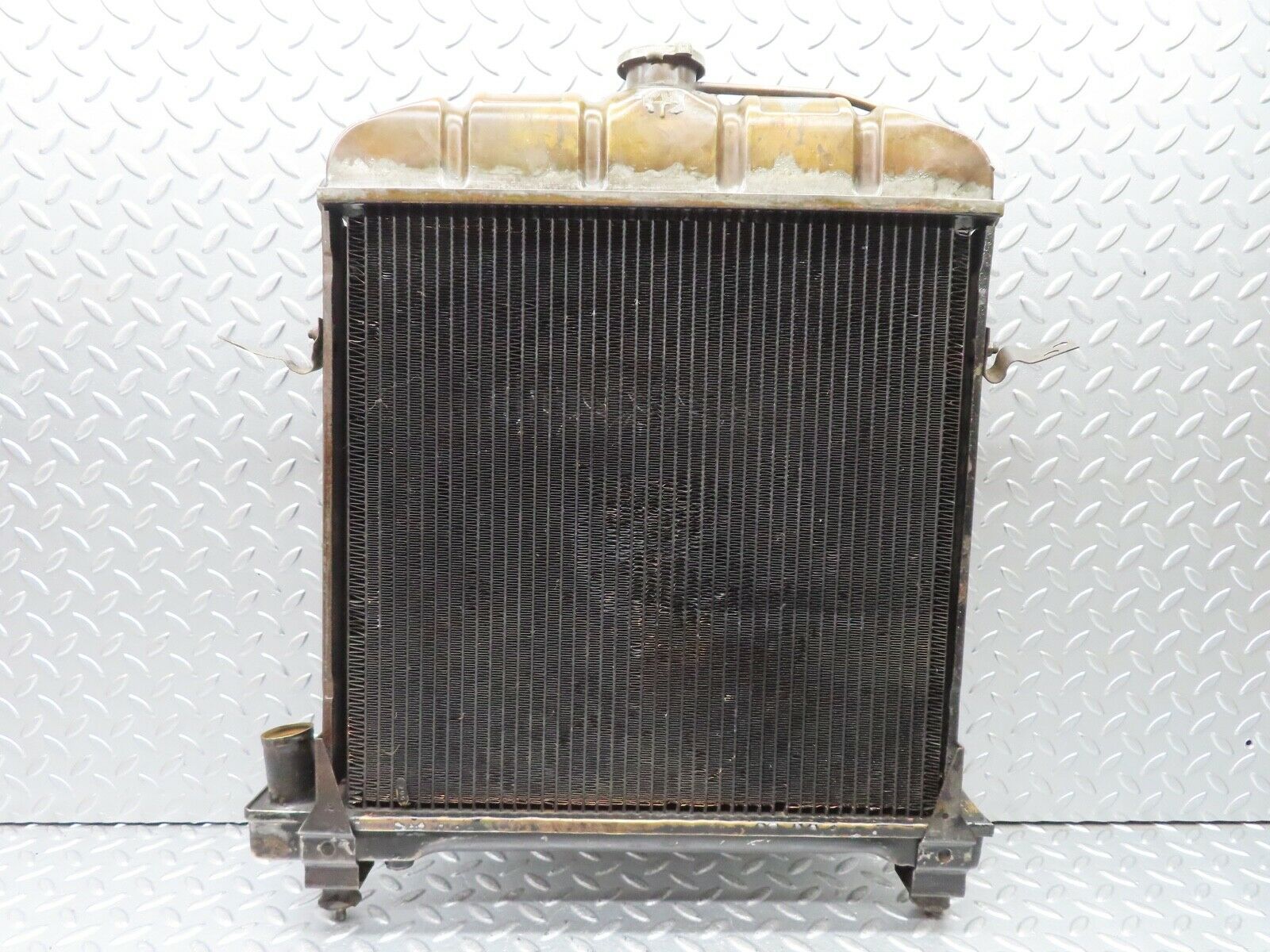 18871 Mercedes-Benz W121 190b Ponton Radiator Behr