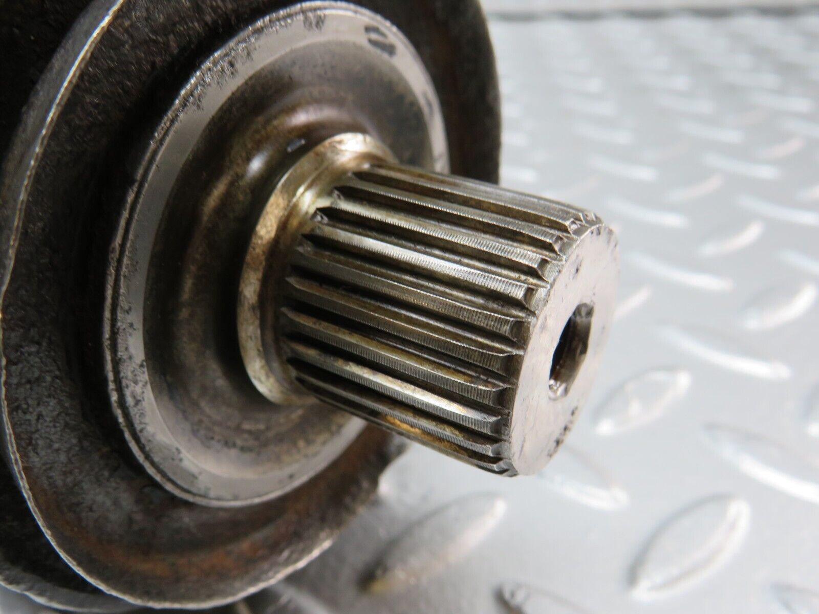 34665 Mercedes-Benz C126 380SEC Coupe Axle Shaft Drive Shaft 1263500410