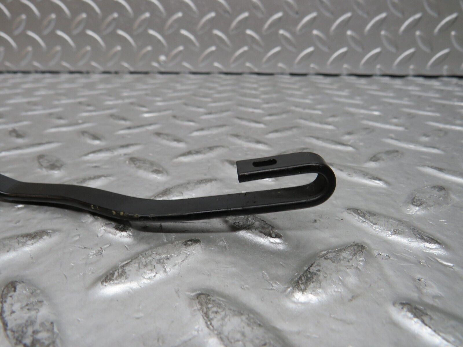 28108 Mercedes-Benz W123 280E Wiper Arm Bosch 3399990553