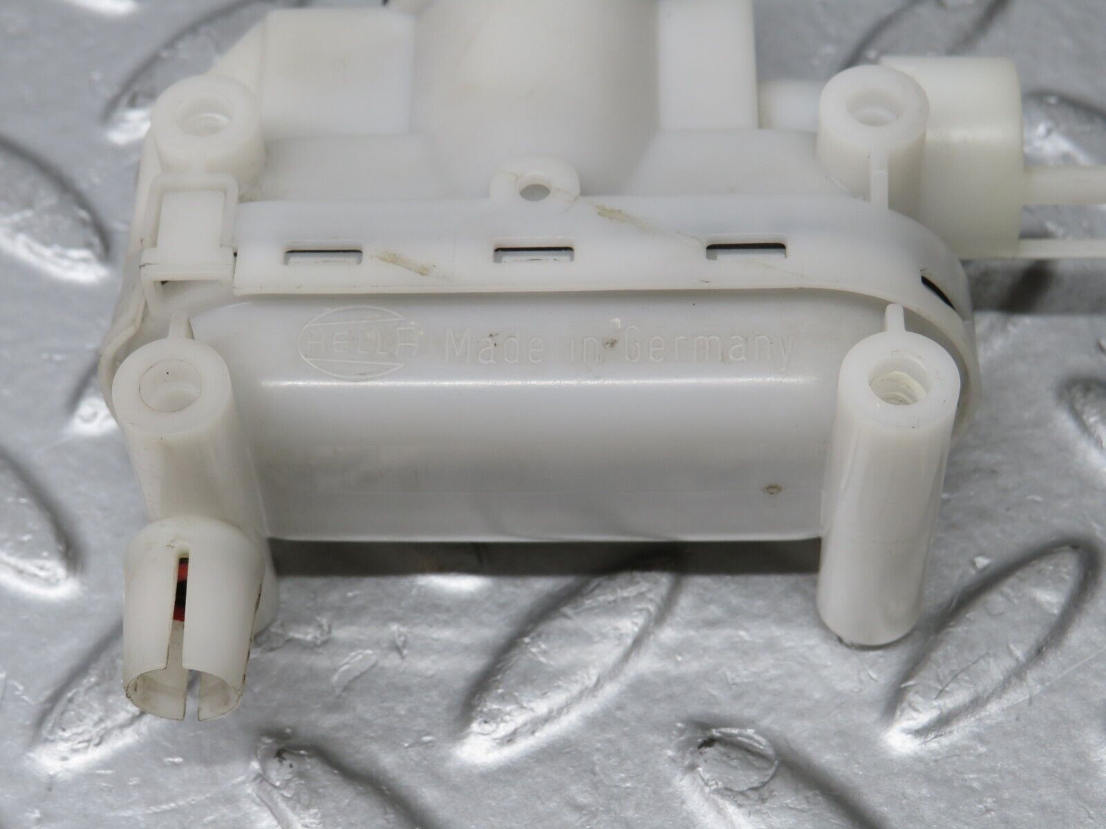 38350 Mercedes-Benz R129 280SL Coupe Door Lock Vacuum Actuator