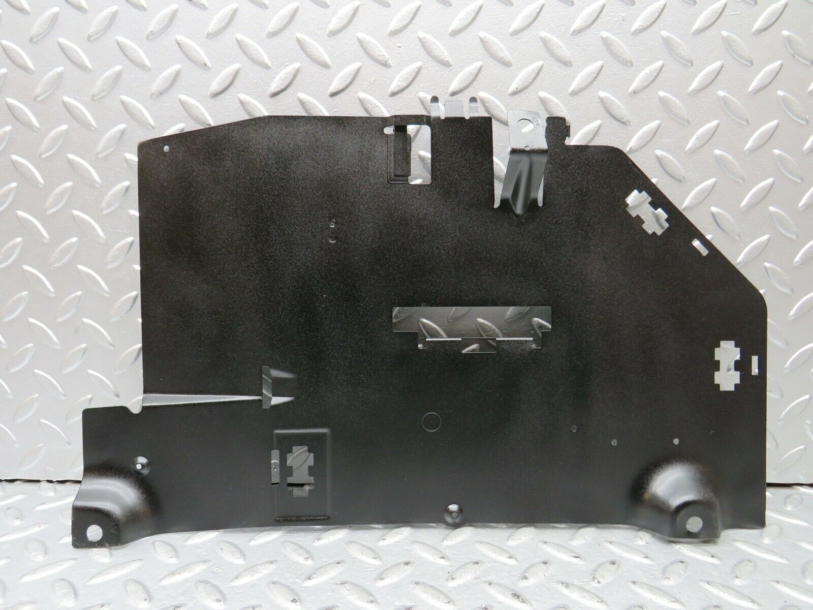 21785 Mercedes-Benz W126 300SE Left Footwell Relay Holder Bracket