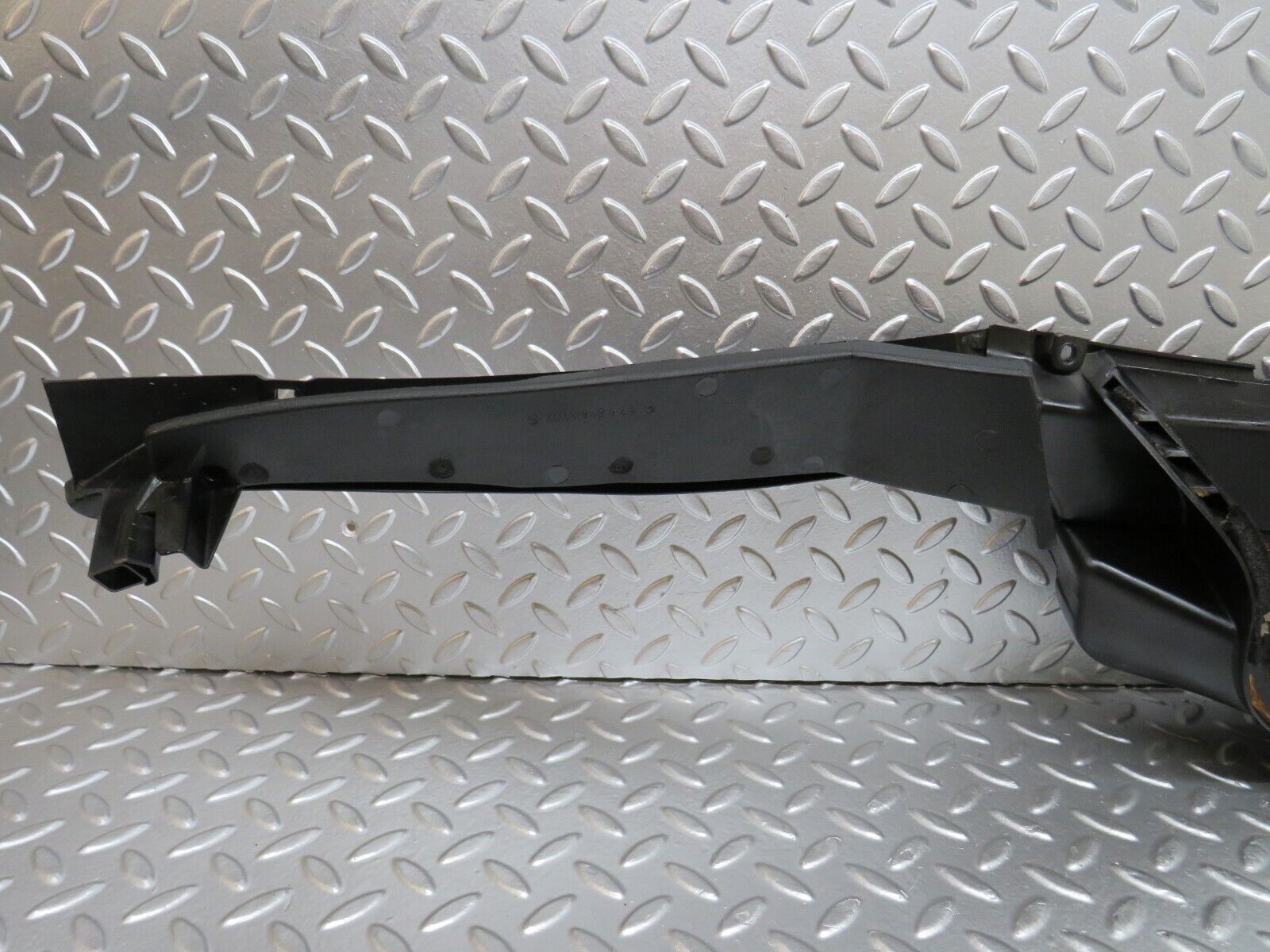 26627 Mercedes-Benz C124 220CE Water Drain 1246201767 1246202667 1246283707