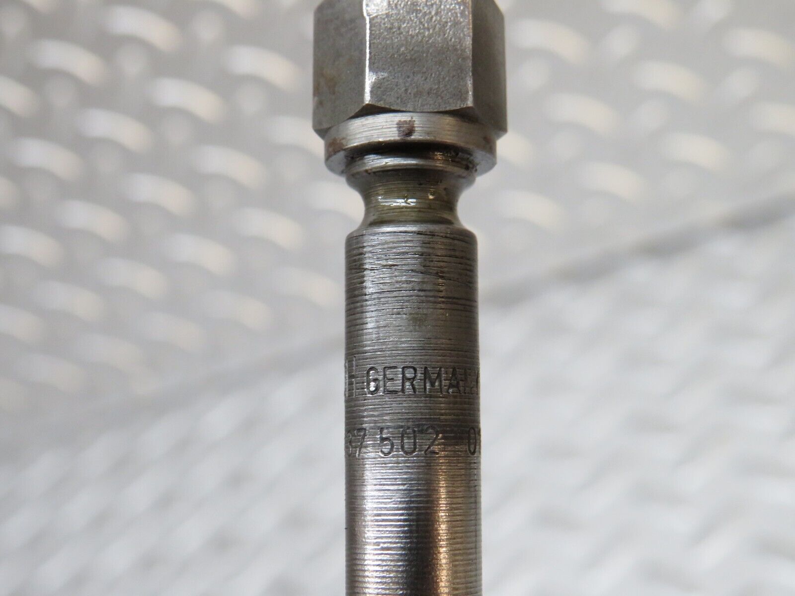 29929 Mercedes-Benz W123 230E Fuel Injector Bosch 0437502010