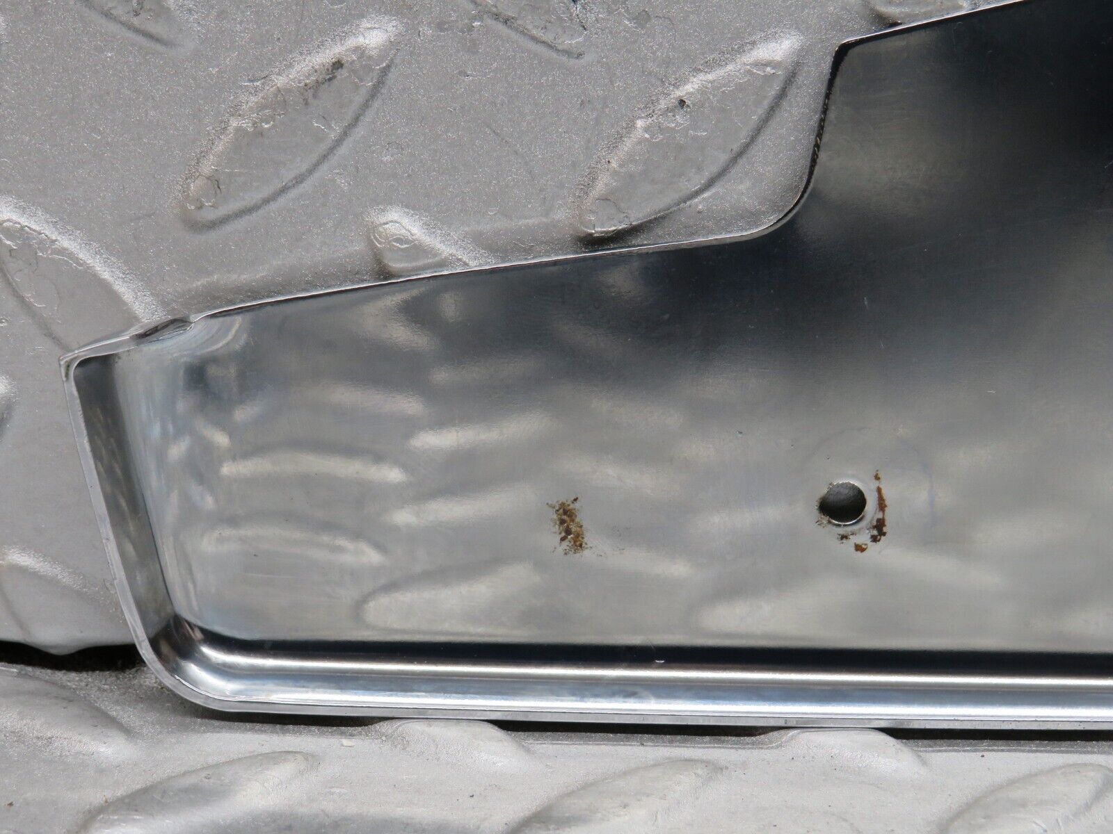 39643 Mercedes-Benz R129 320SL Coupe Left Door Chrome Cover