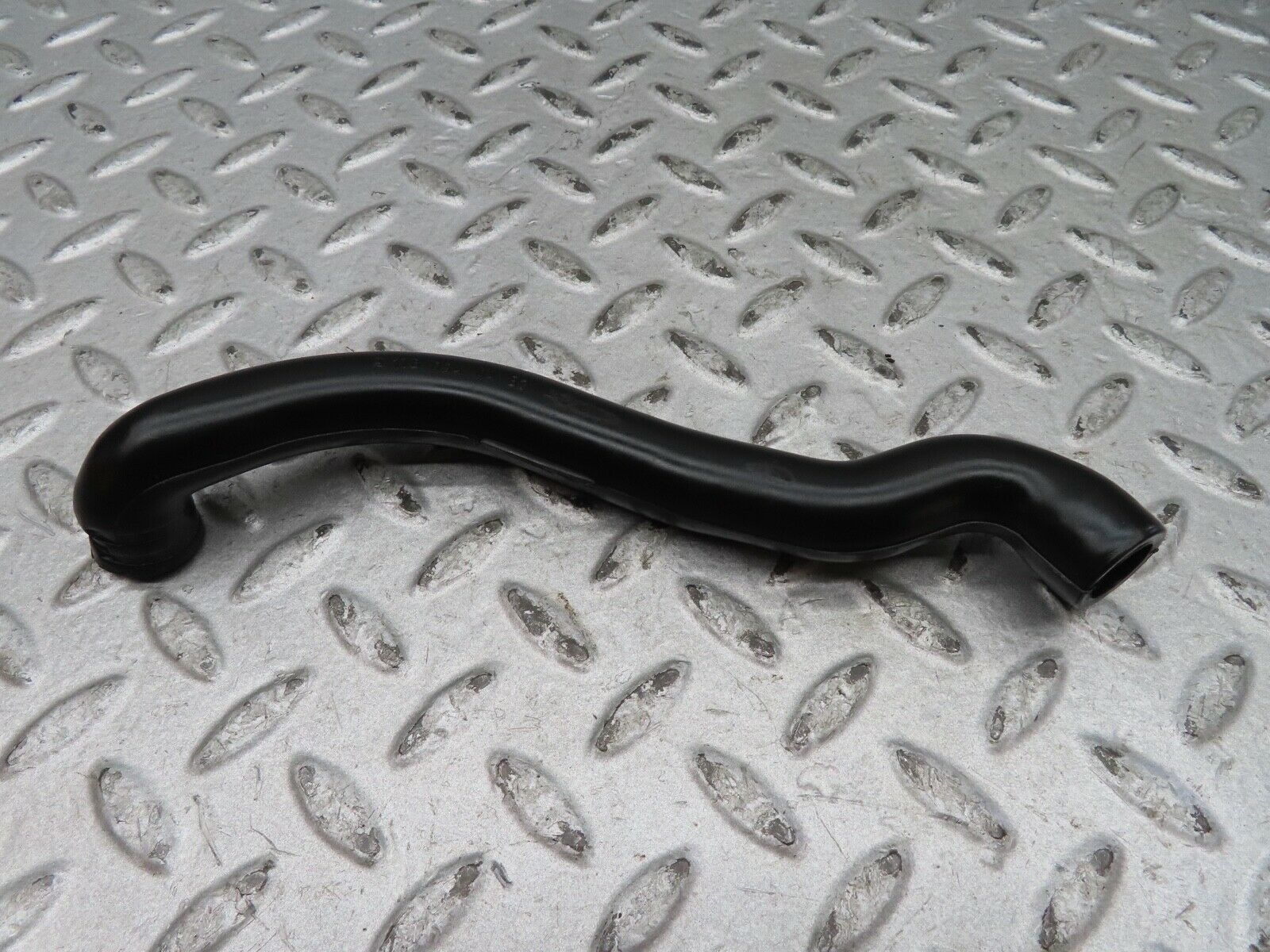 17869 Mercedes-Benz W116 450SEL Air Intake Breather Hose 1160940482