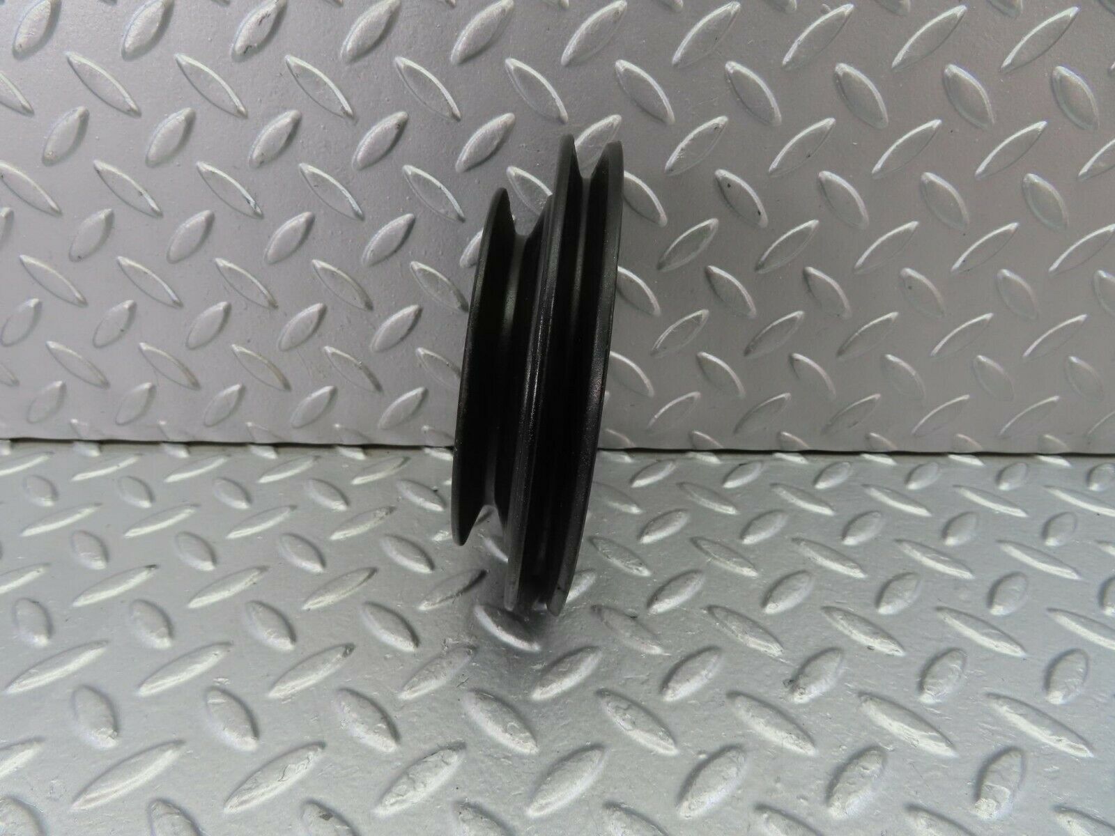 10568 Mercedes-Benz C123 230CE Coupe Crankshaft Pulley 1020320404