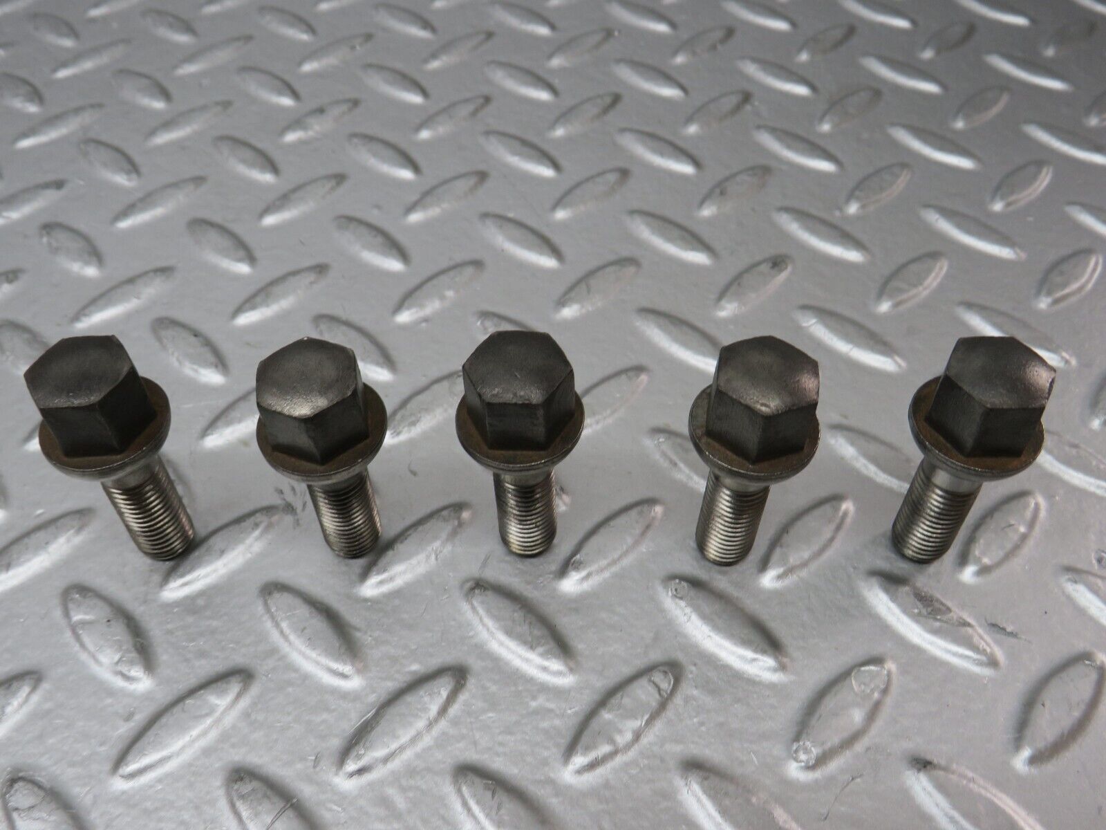 27935 Mercedes-Benz 5x Alloy Wheel Lug Bolt M12x1.5