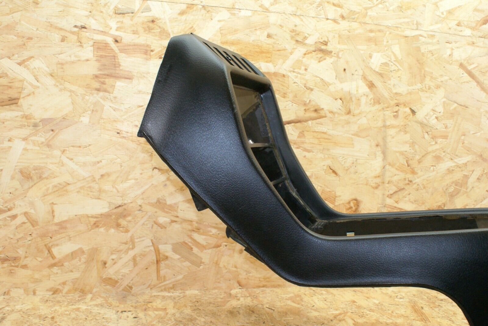 2347 Mercedes-Benz W123 280E Centre Console Black