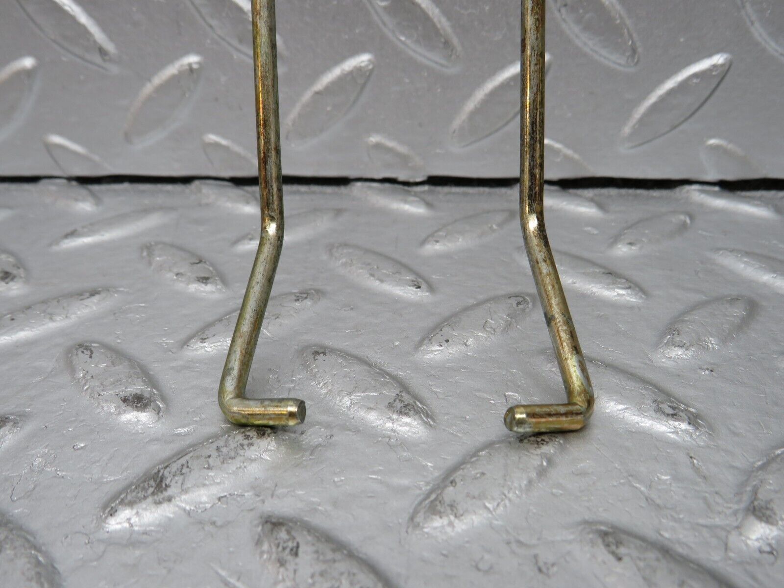 33336 Mercedes-Benz W202 C180 Front Door Lock Knob Pair