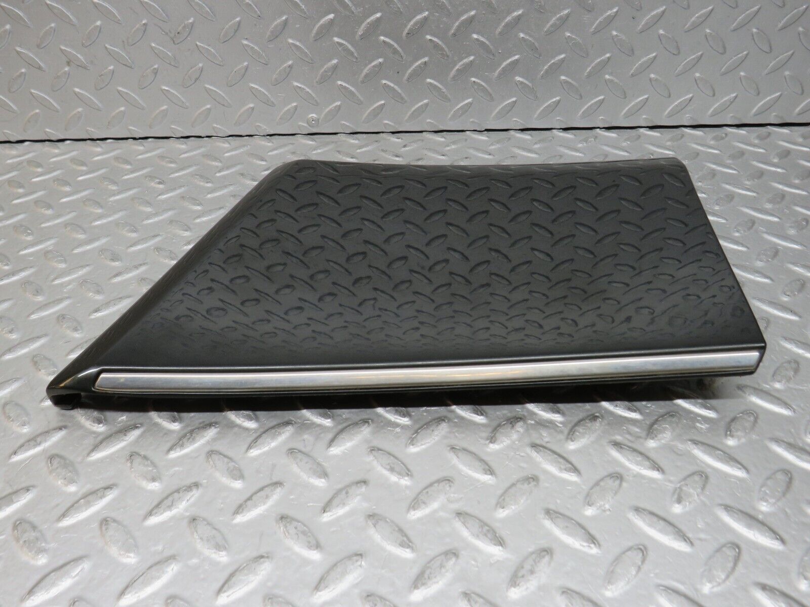 37831 Mercedes-Benz A124 320E Cabriolet Front Right Fender Wing Moulding Trim 1246903640