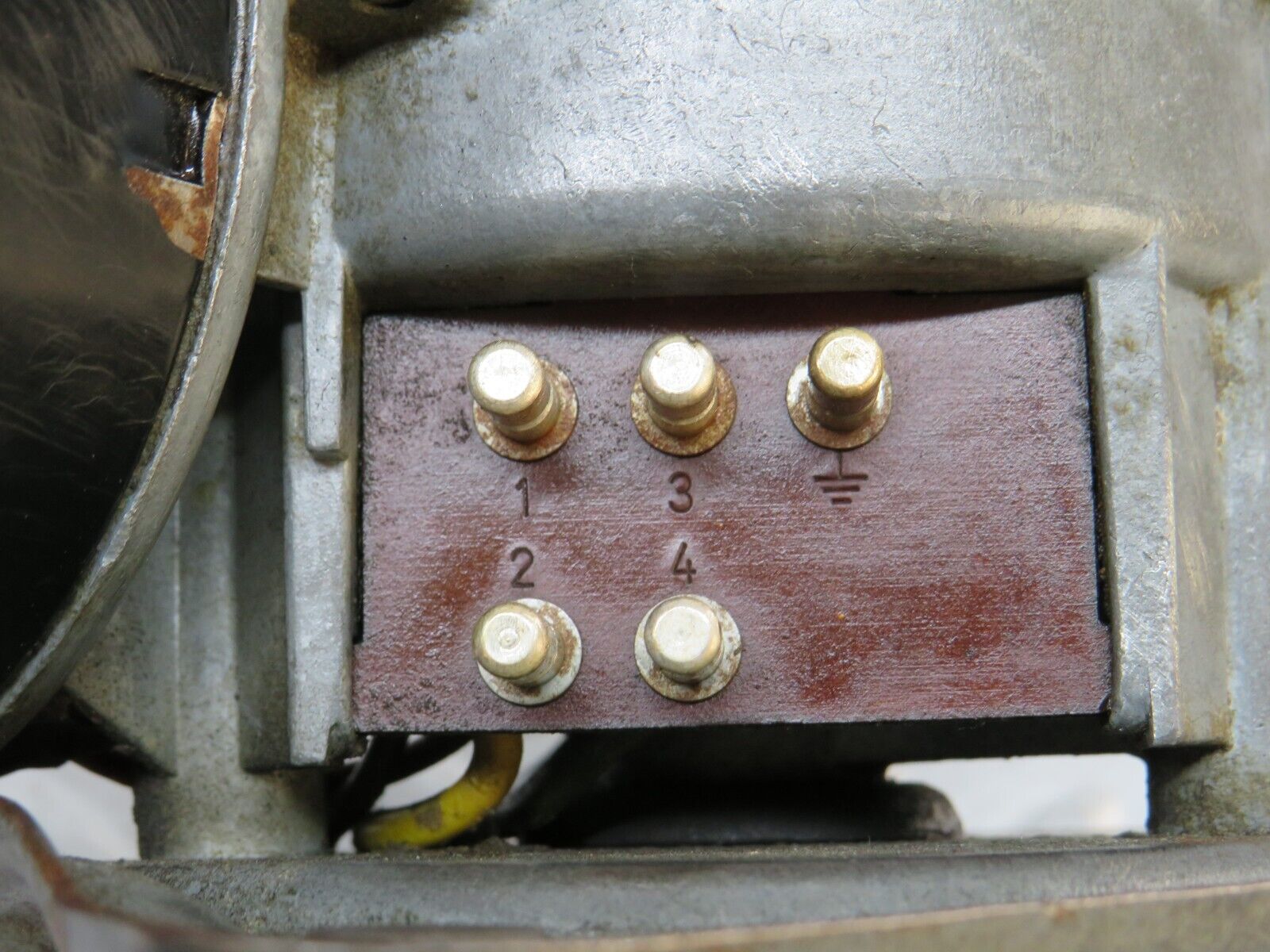 37543 Mercedes-Benz W109 300SEL Wiper Motor Bosch 0390446055