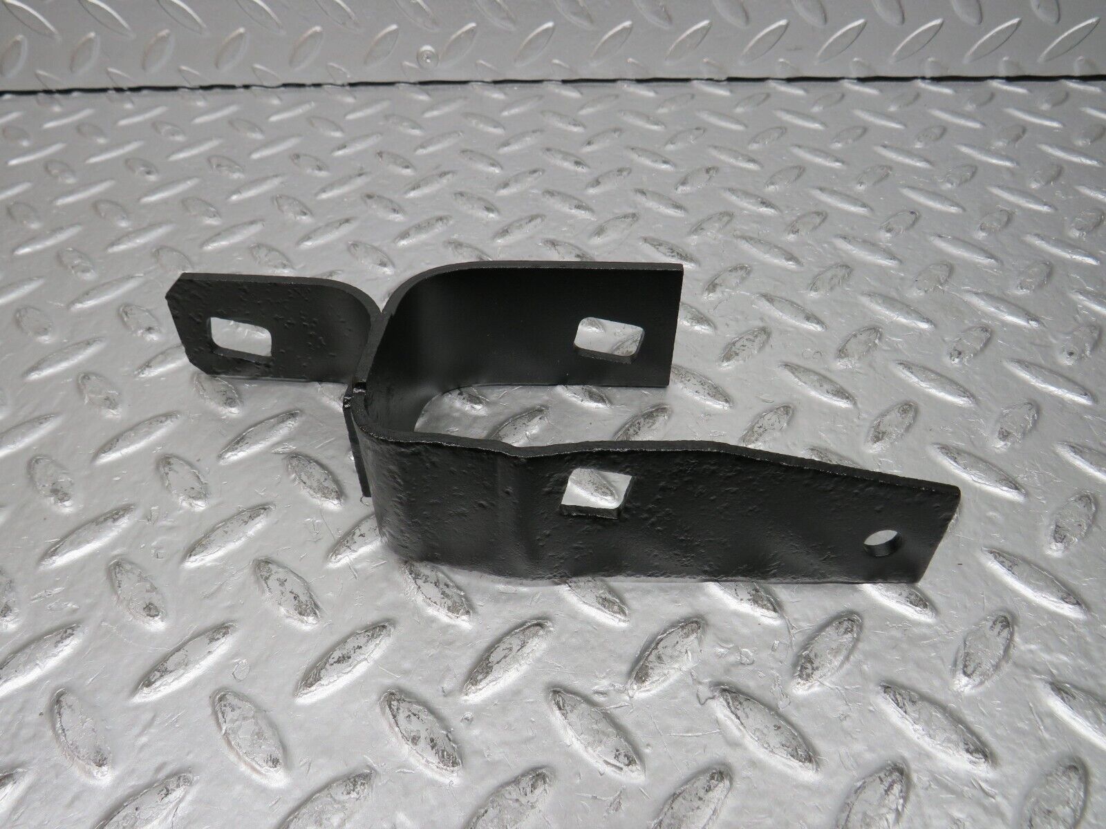 31547 Mercedes-Benz W123 200D Rear Bumper Bracket Pair