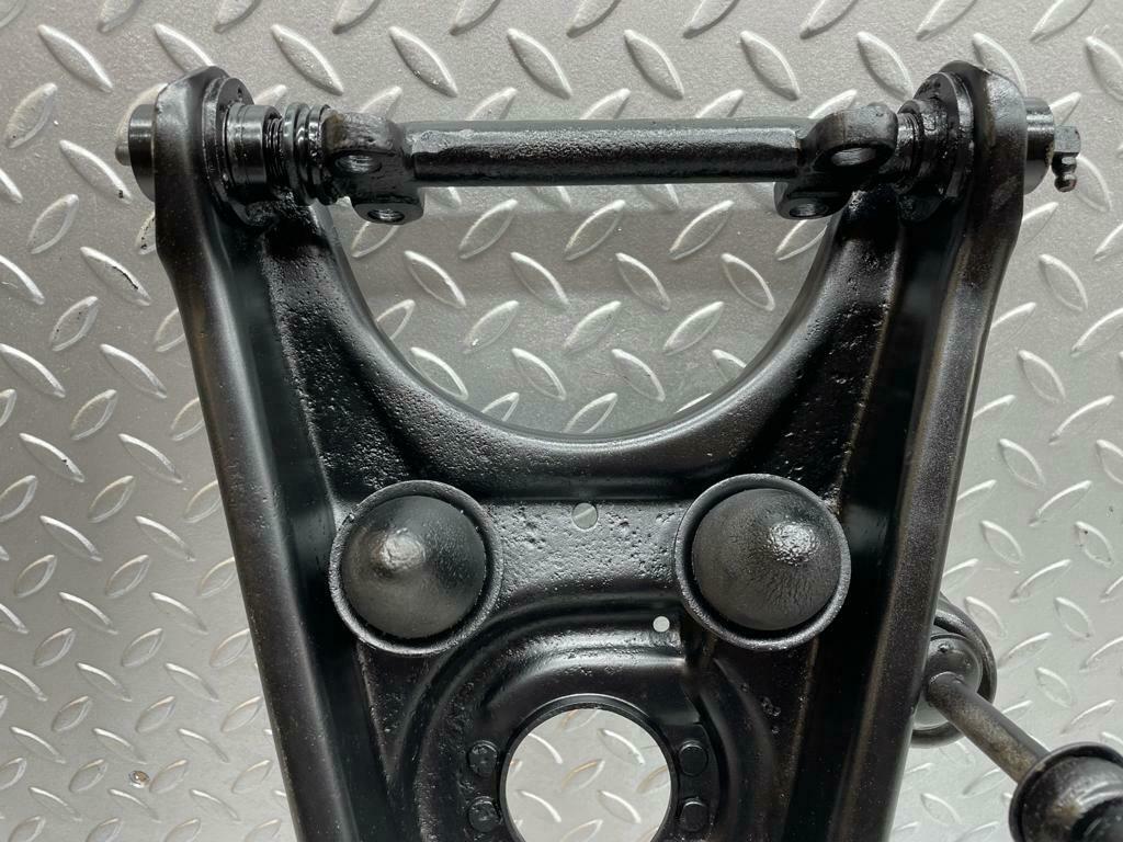 0125 Mercedes-Benz W120 PONTON Front Right Lower Control Arm