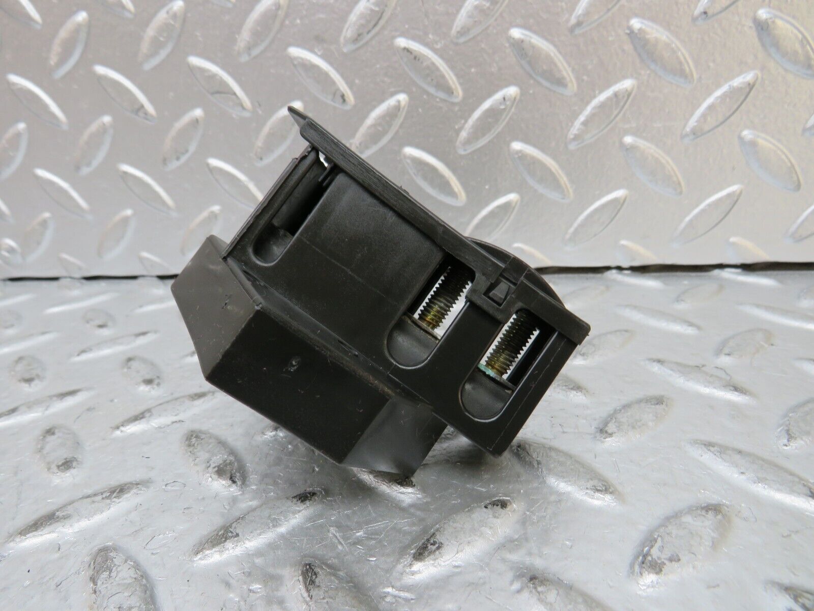 27695 Mercedes-Benz S124 300TE Cable Wire Distributor Connector 1245402169