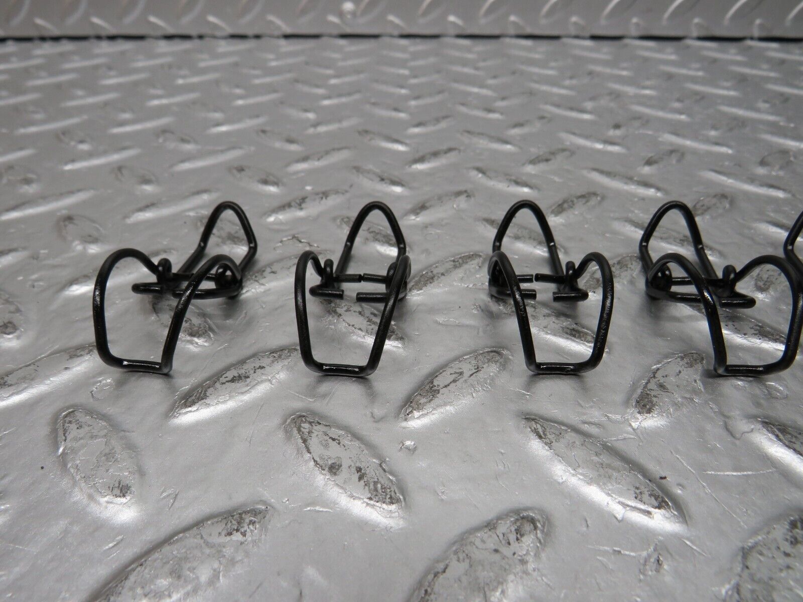 31528 Mercedes-Benz S124 220TE Wagon Air Filter Box Housing Clip Set 7x