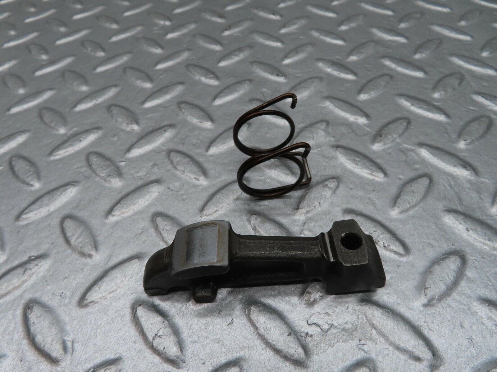 12864 Mercedes-Benz W111 220SE Valve Rocker Arm With Retaining Spring