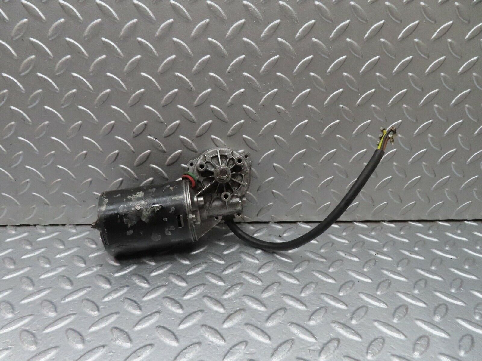 18070 Mercedes-Benz W123 200 Wiper Motor Bosch 0390341077