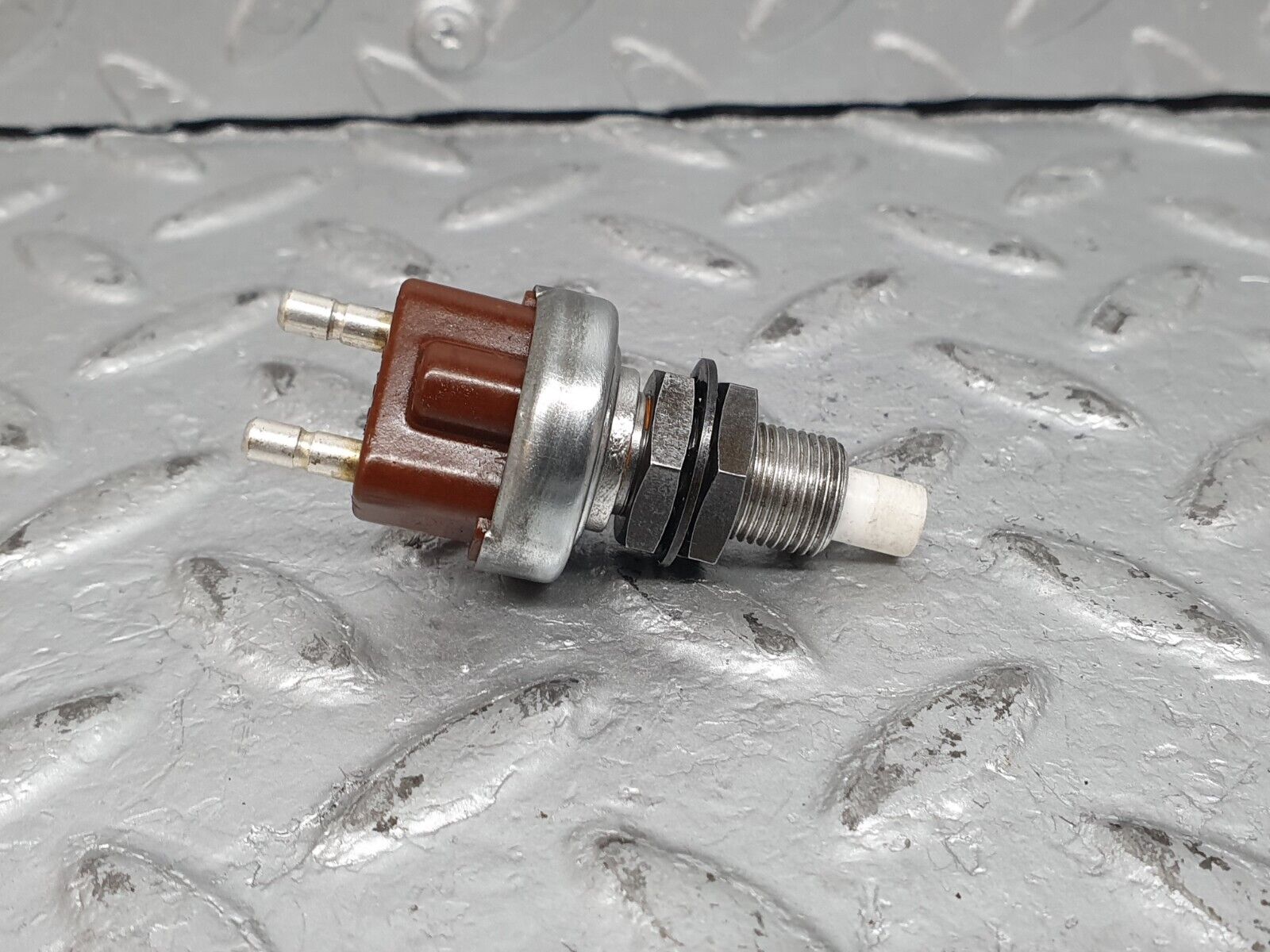 41107 Mercedes-Benz W126 300SE Brake Light Contact Switch 190130