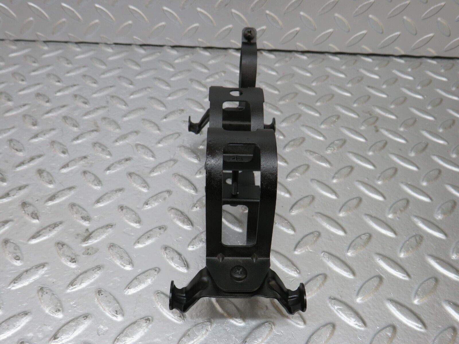 33915 Mercedes-Benz W124 260E Fuel Pump Fuel Filter Bracket Holder