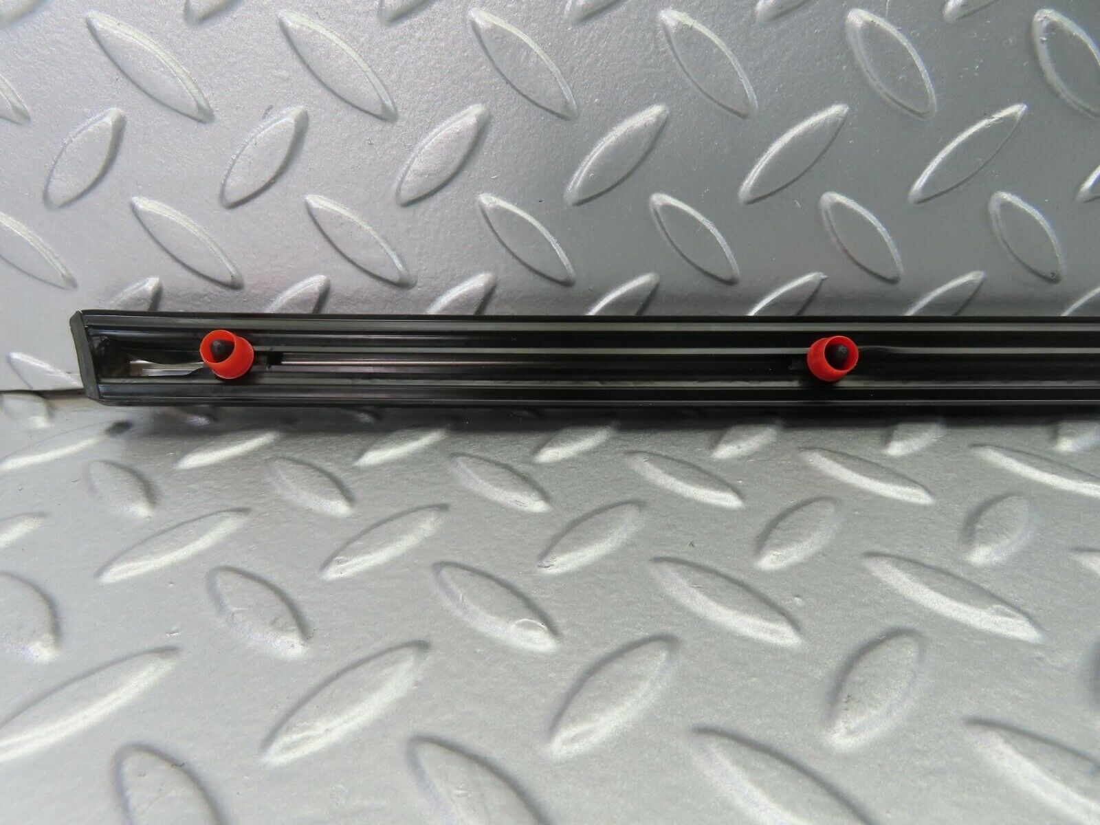 10245 Mercedes-Benz W123 Rear Left Door Centre Moulding Trim