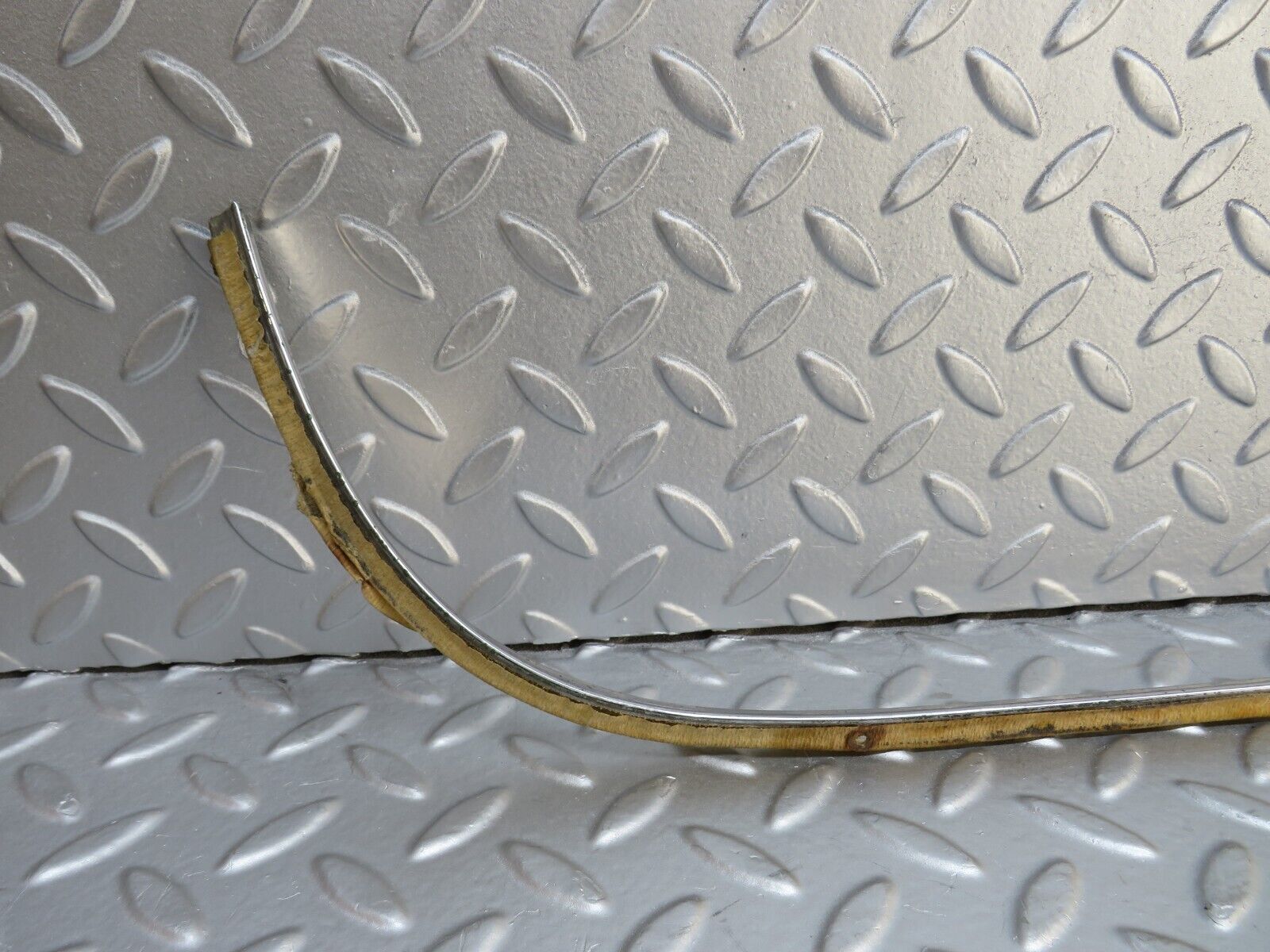 40487 Mercedes-Benz W110 230 Dashboard Chrome Trim