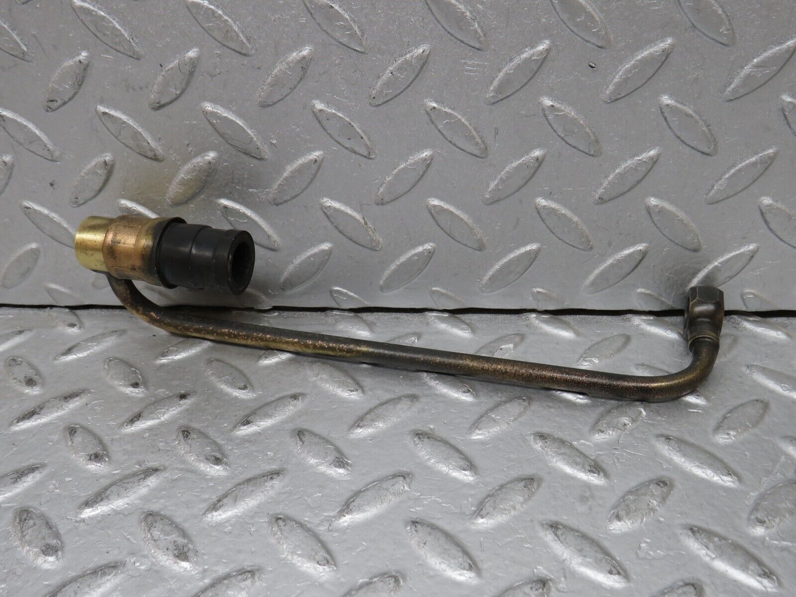 37991 Mercedes-Benz A124 320E Cabriolet Fuel Pipe Line