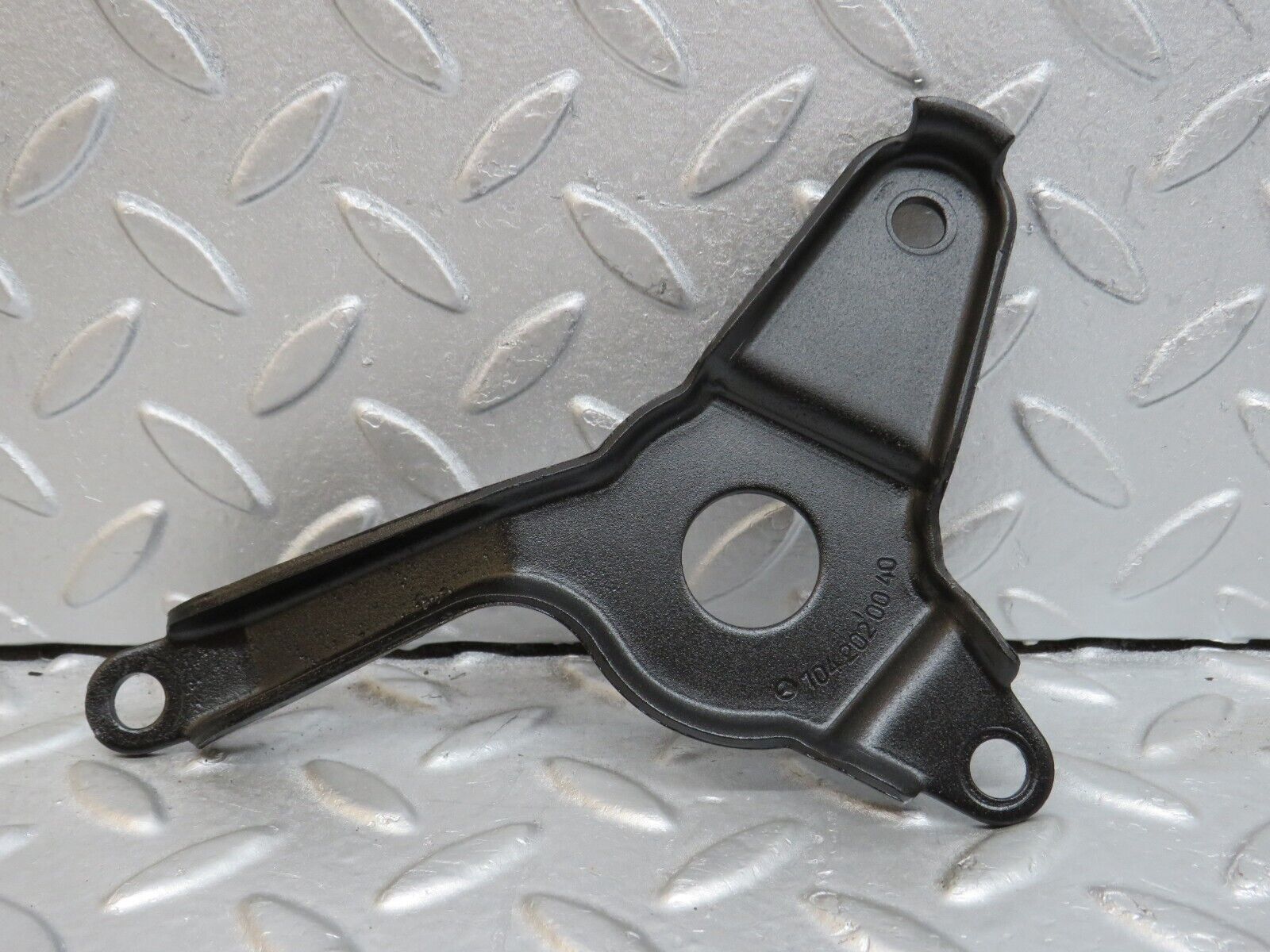 38114 Mercedes-Benz A124 320E Belt Tensioner Strut Bracket 1042020040