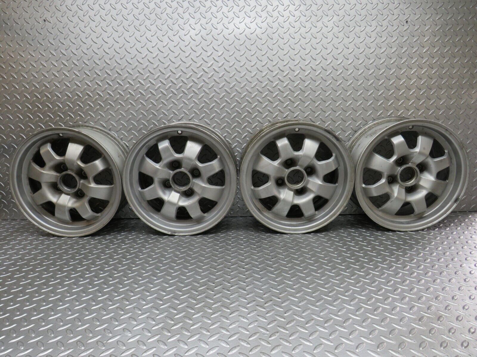 30197 Porsche 924 Alloy Wheel Set 6Jx14H2 477601031