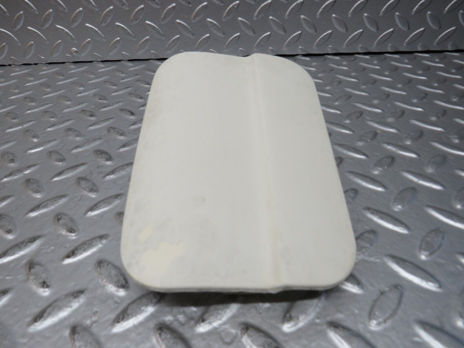 26819 Mercedes-Benz W123 240D Fuel Tank Flap Cap 1235840039