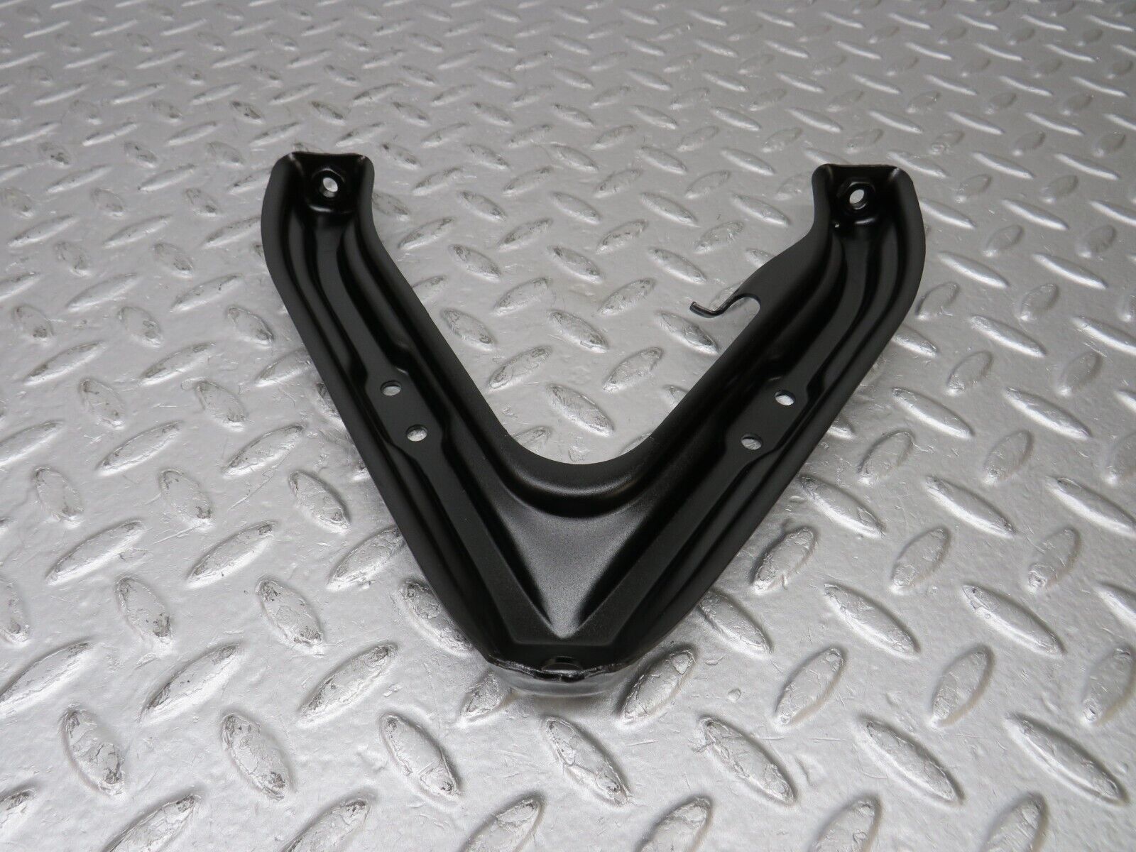 36773 Mercedes-Benz W201 190E 2.0L Air Intake Manifold Bracket