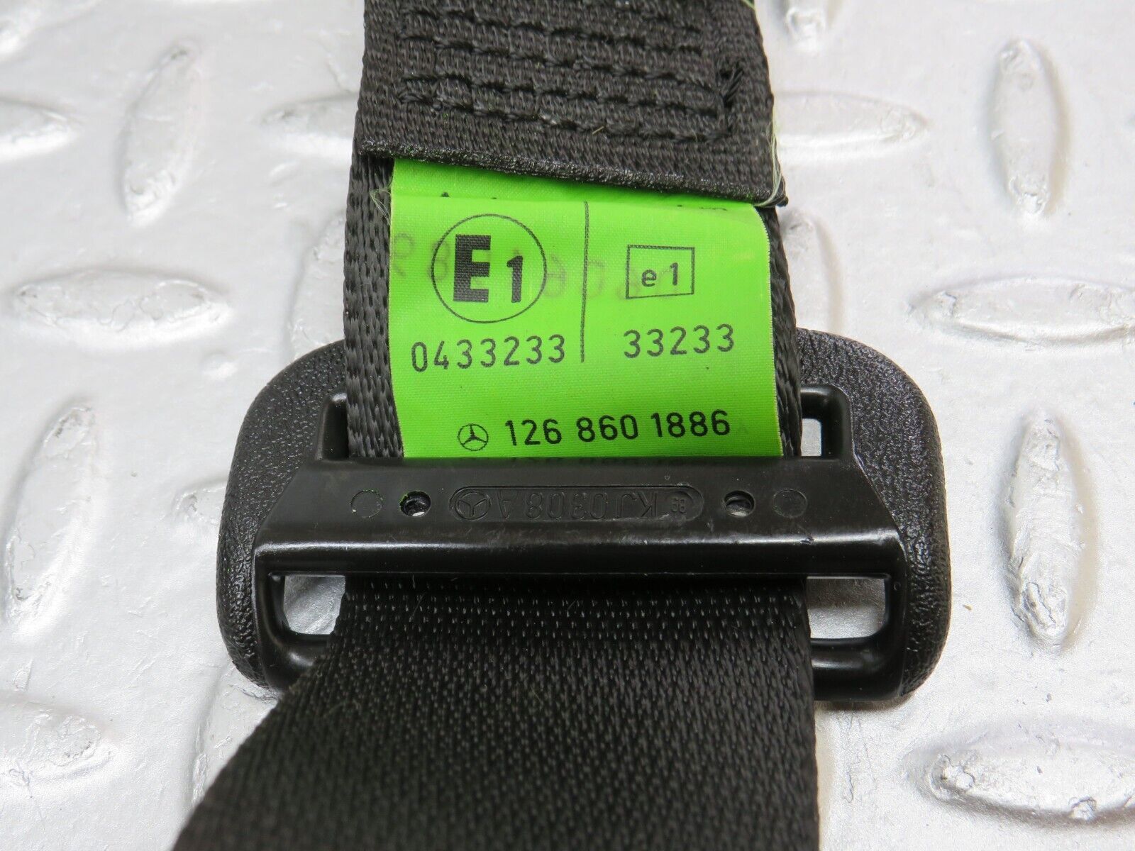 36758 Mercedes-Benz W201 190E 2.0L Rear Seat Belt & Buckle 1268601886 2018605685 2018606069