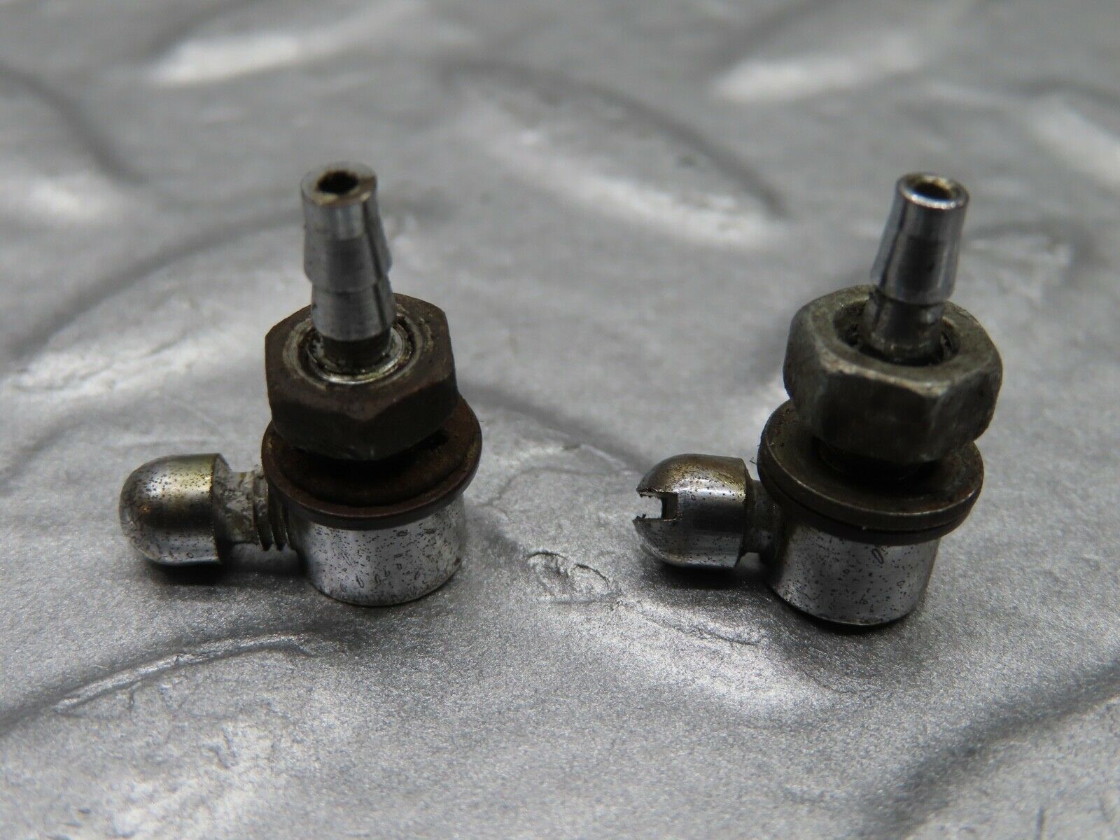 19817 Mercedes-Benz W121 190b Ponton Windscreen Washer Nozzle