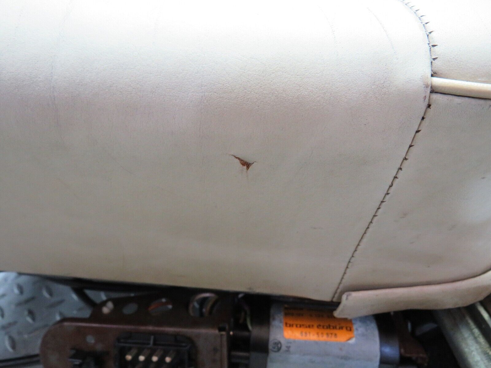 34548 Mercedes-Benz C126 380SEC Front Left Electric Seat Leather Beige