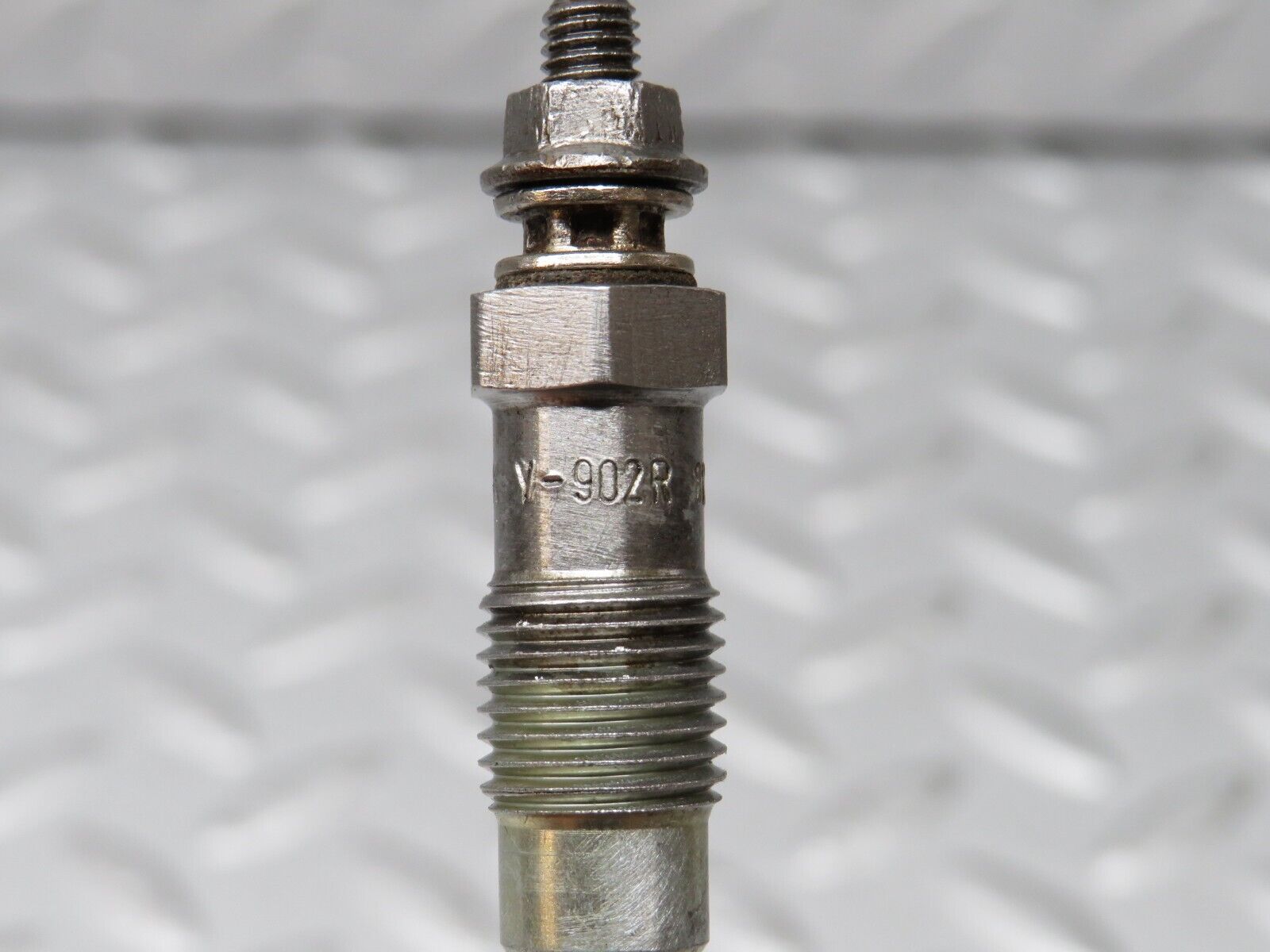 35888 Mercedes-Benz 240D OM616.912 Glow Plug NGK Y-902R