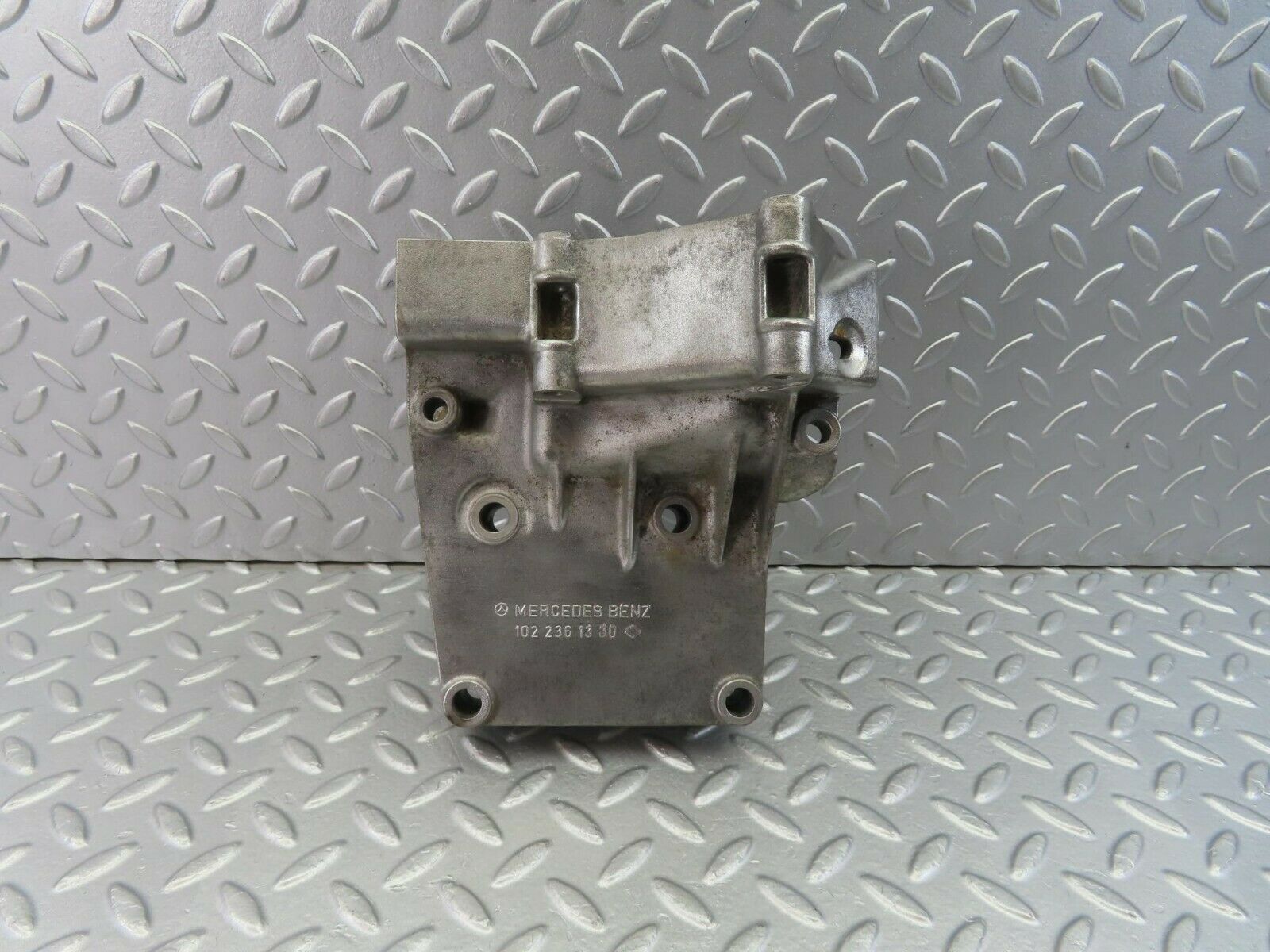 10554 Mercedes-Benz W201 190E Power Steering Pump Bracket