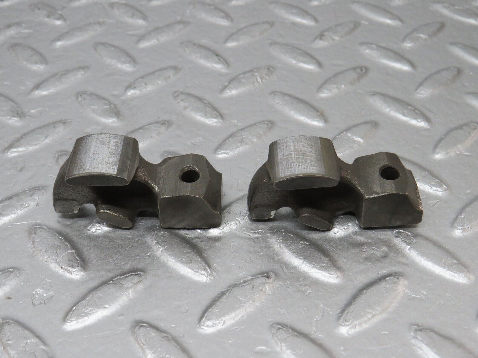 34556 Mercedes-Benz C126 380SEC Coupe Rocker Arm With Valve Tappet