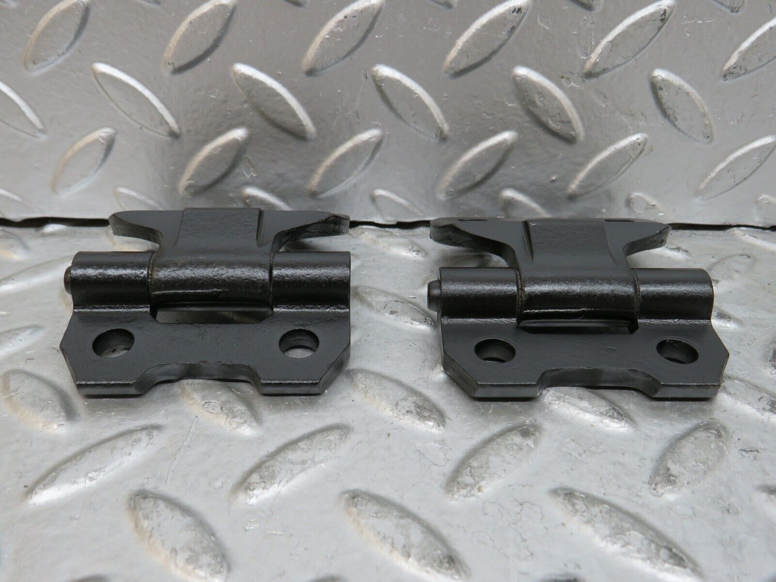 29131 Mercedes-Benz C124 320CE Coupe Right Door Hinge Pair