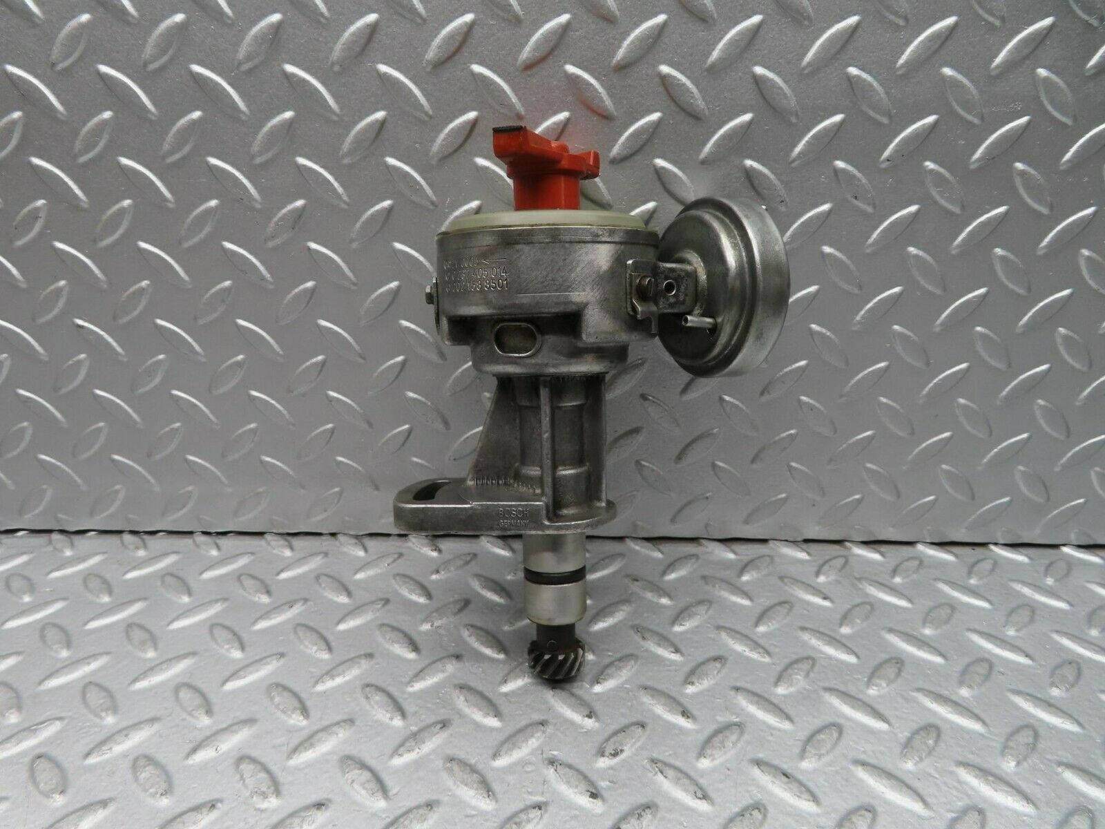 16665 Mercedes-Benz C107 380SLC Ignition Distributor Bosch 0237405014