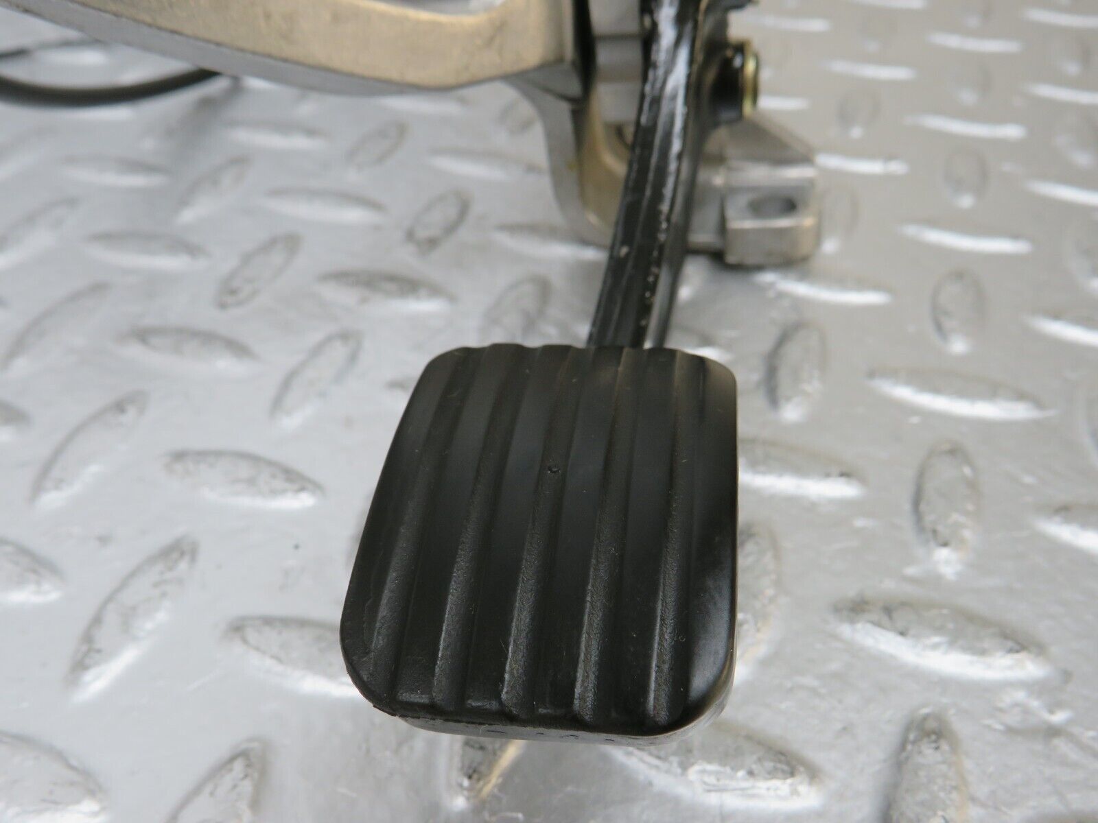 25758 Mercedes-Benz W124 280E Parking Brake Pedal 1244270736 1244270801