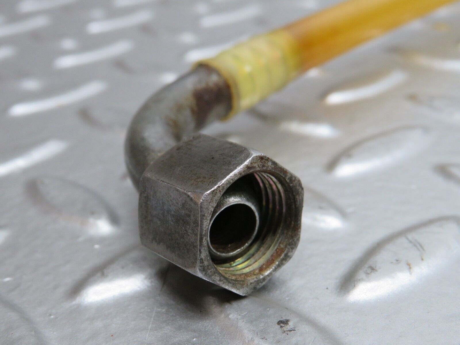 32507 Mercedes-Benz S124 300TE Wagon Brake Servo Vacuum Pipe