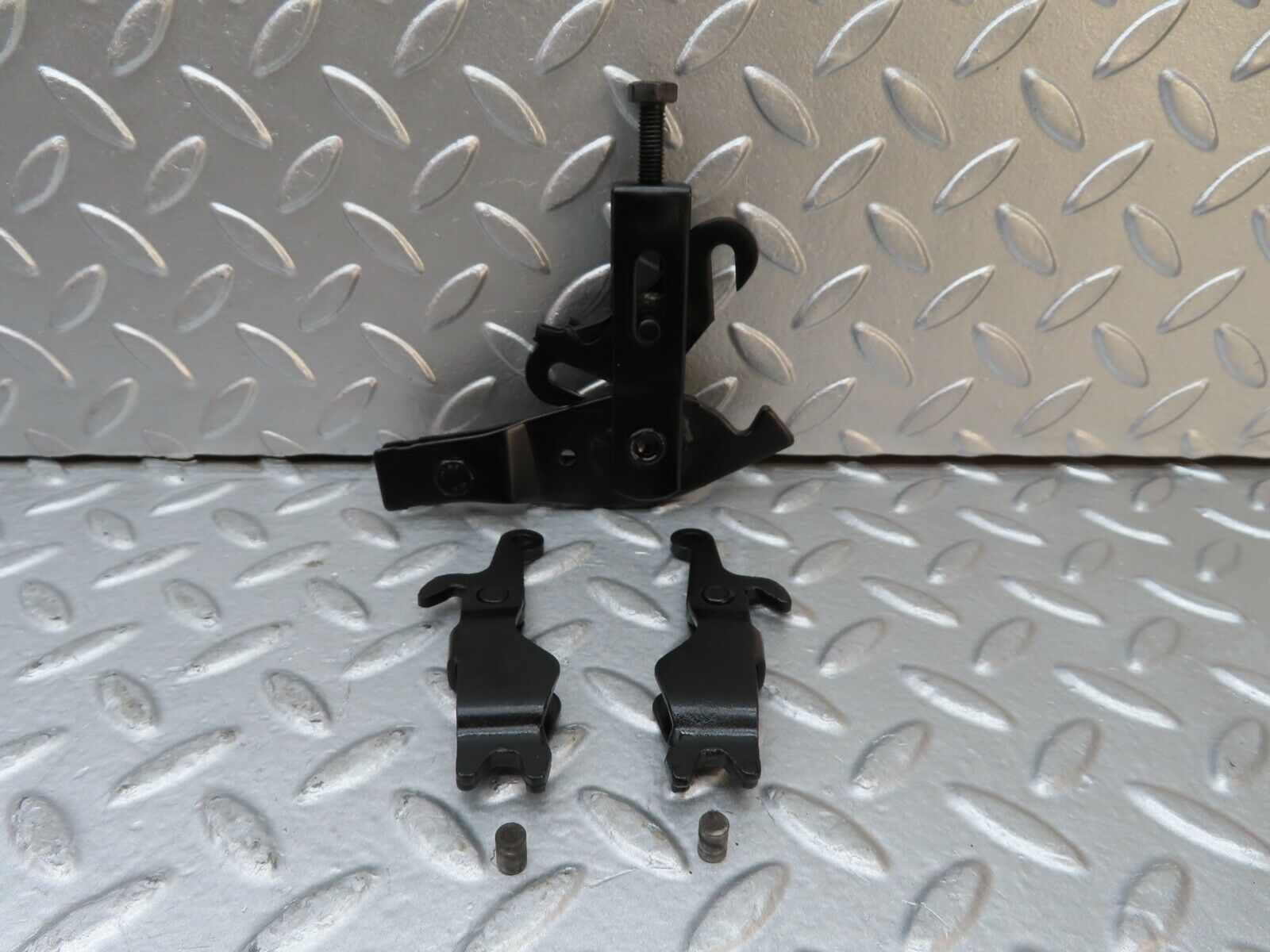 20042 Mercedes-Benz R129 300SL Coupe Handbrake Regulator