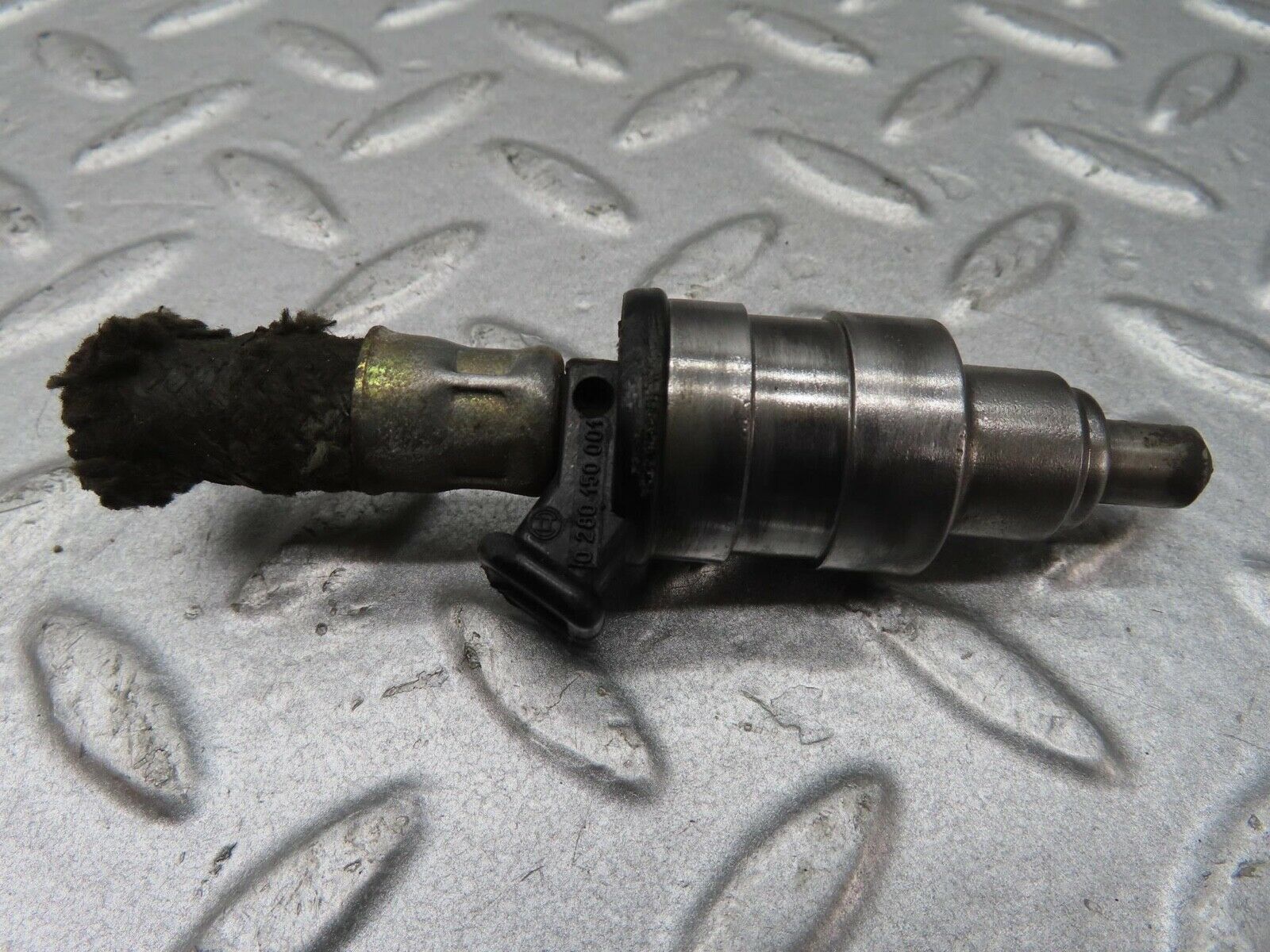 13338 Mercedes-Benz W116 350SE Fuel Injector Bosch 0280150001