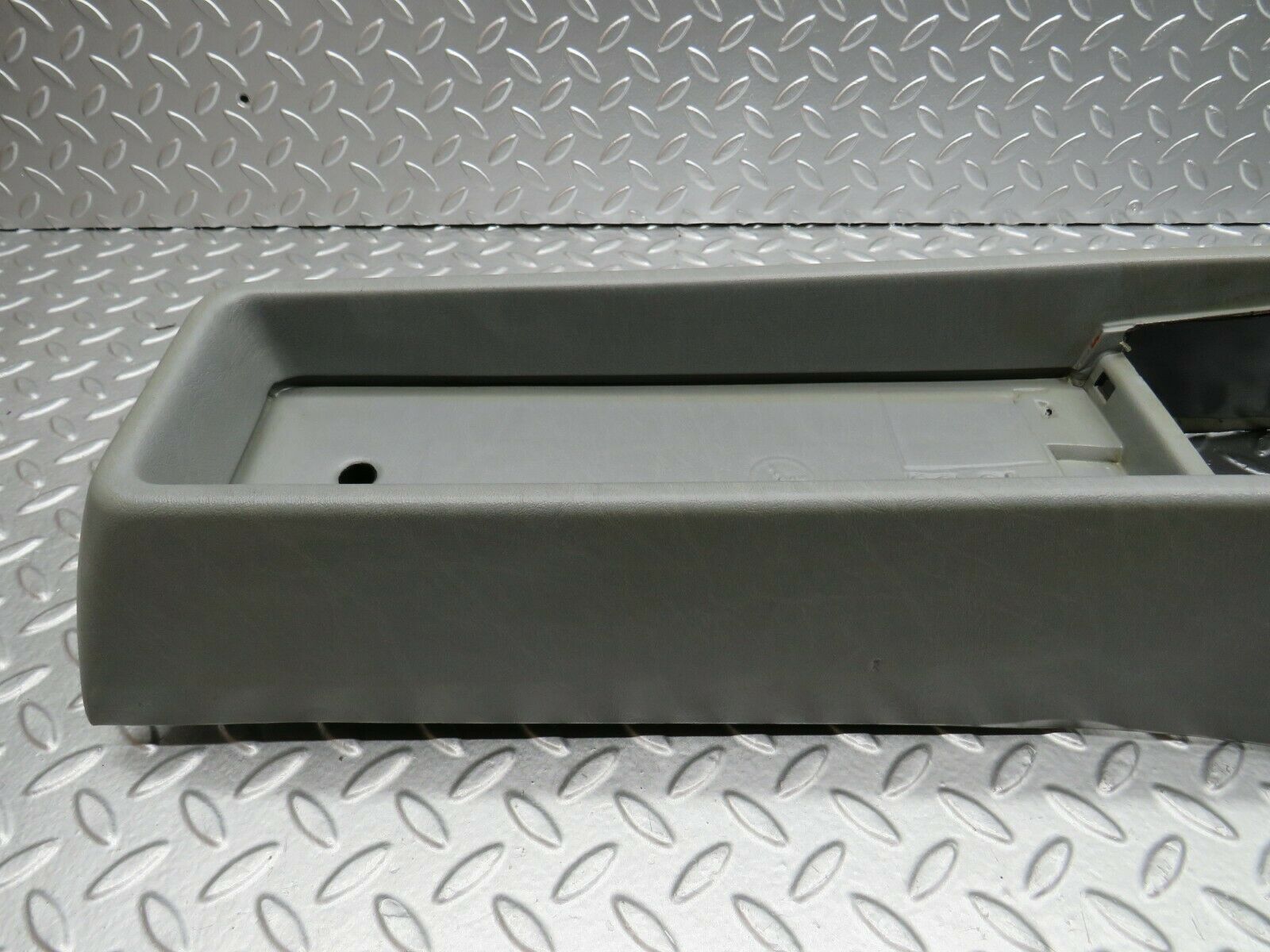 22335 Mercedes-Benz C124 E220 Coupe Centre Console Grey