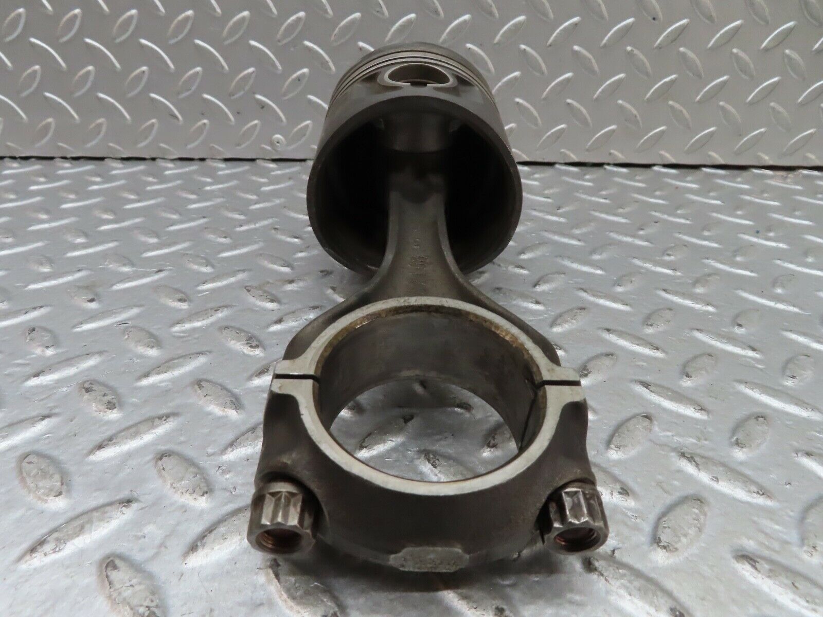 19197 Mercedes-Benz W123 300D Piston With Connecting Rod 91.48 mm