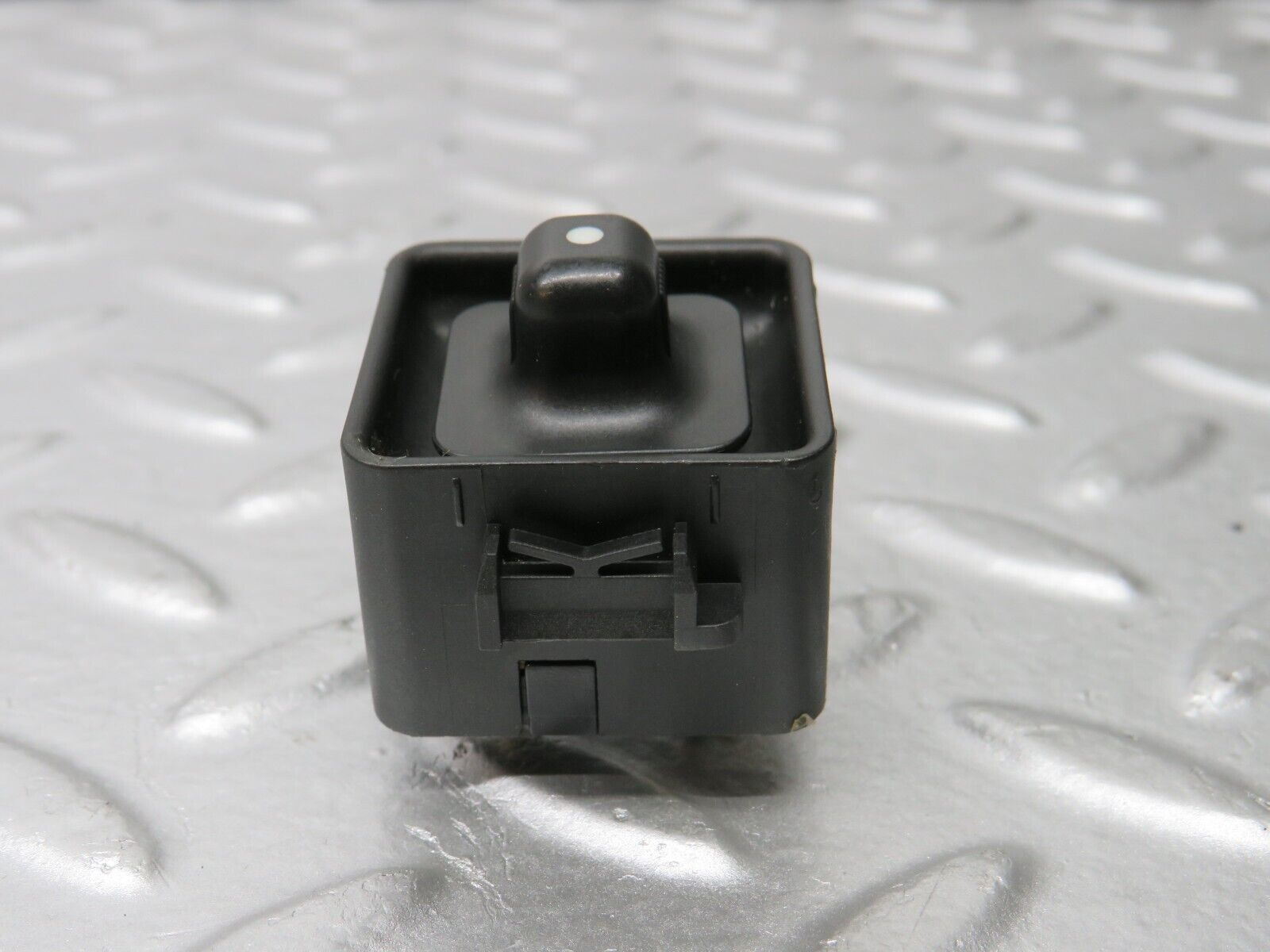 30578 Mercedes-Benz W201 190E 2.0L Electric Mirror Adjust Switch 1248201810